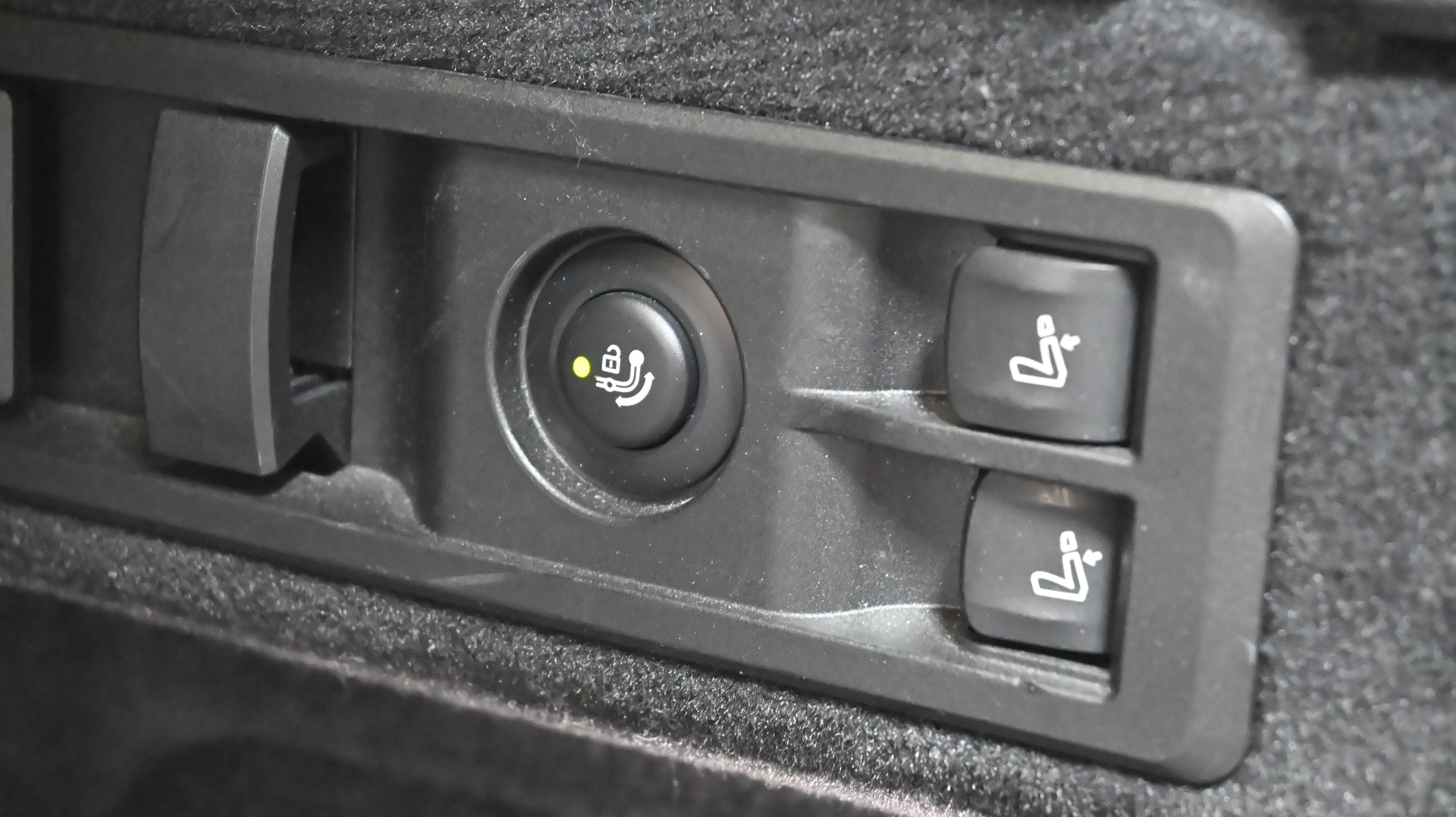 BMW 320d xDrive Touring M Sport Steptronic-image-9