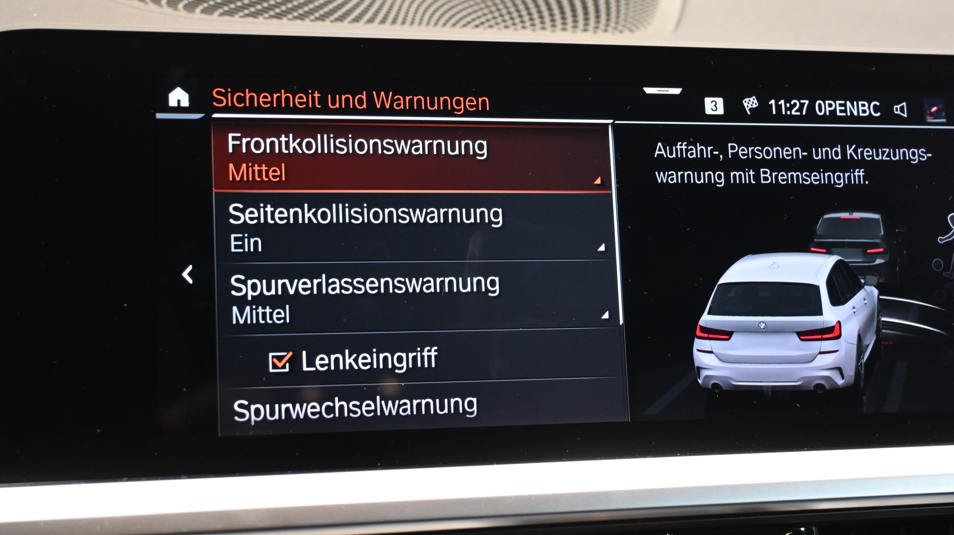 BMW 320d xDrive Touring M Sport Steptronic-image-11
