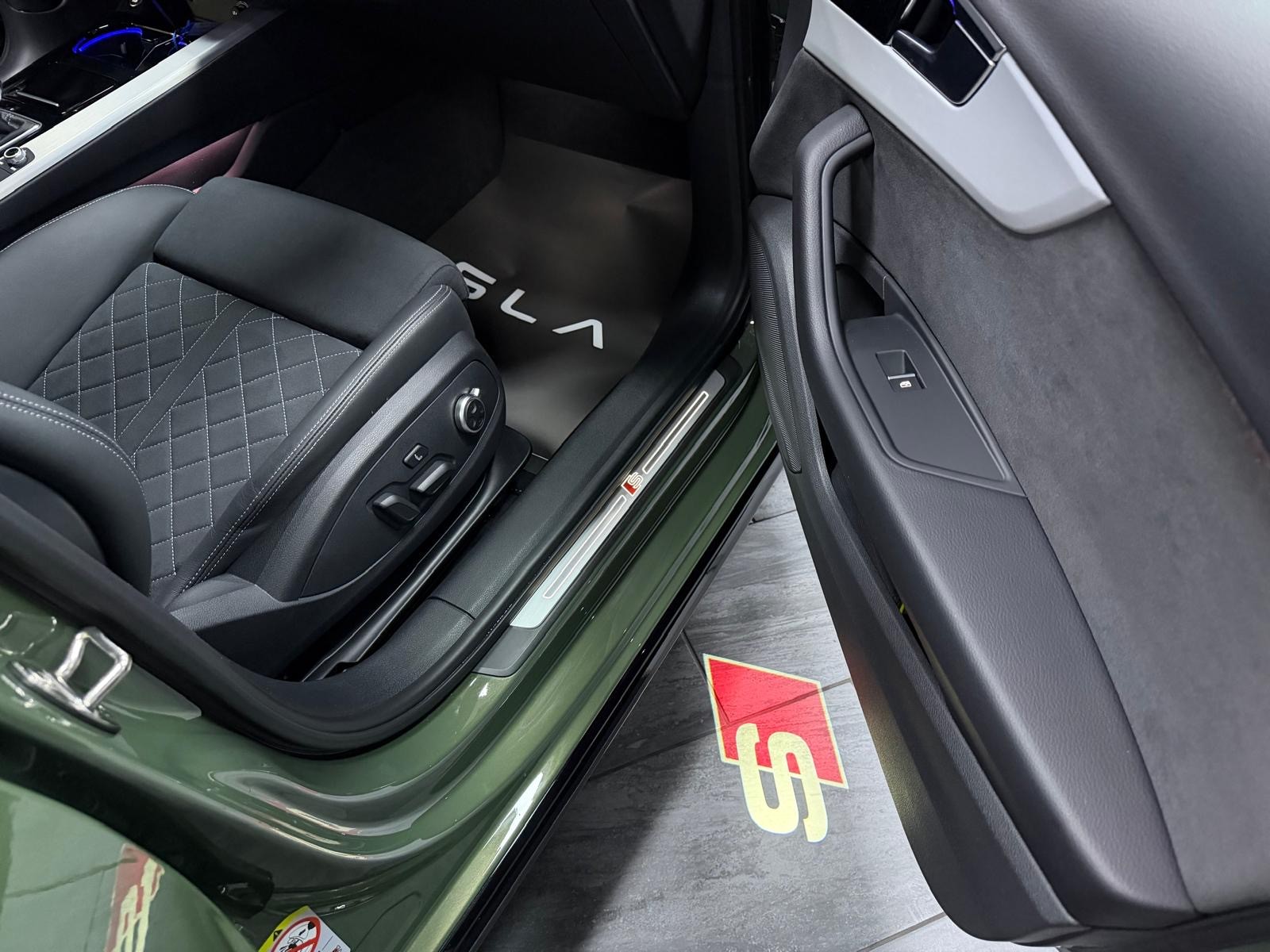 AUDI A4 Avant 40 TFSI S line S-tronic quattro / Panorama / RS Sitz / AHK / Leasing ab 299.--image-7