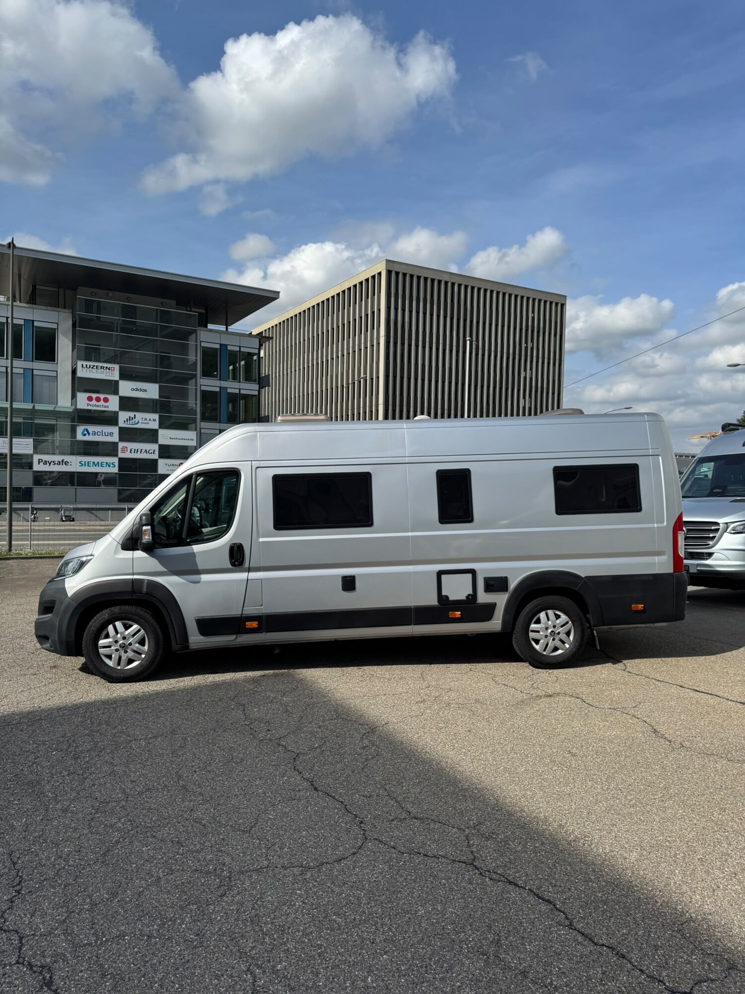 CLEVER VANS Runner 636-image-5