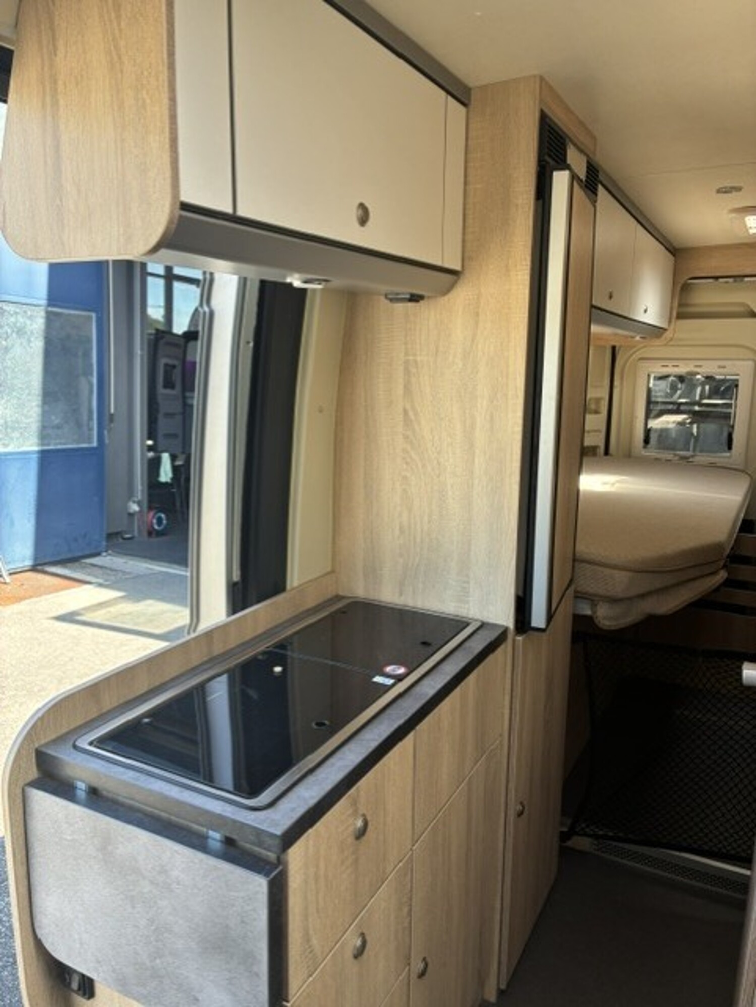 CLEVER VANS Runner 636-image-11