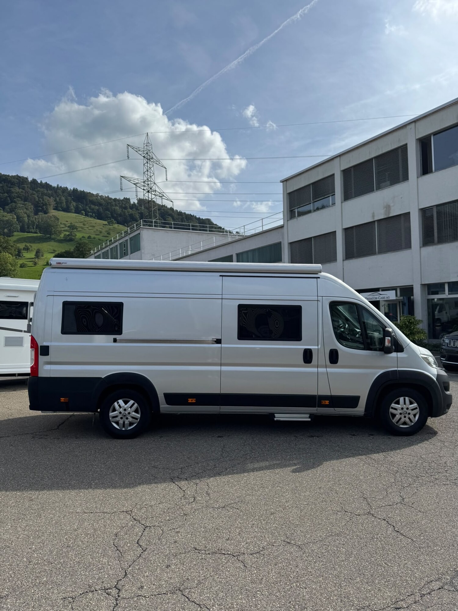 CLEVER VANS Runner 636-image-1