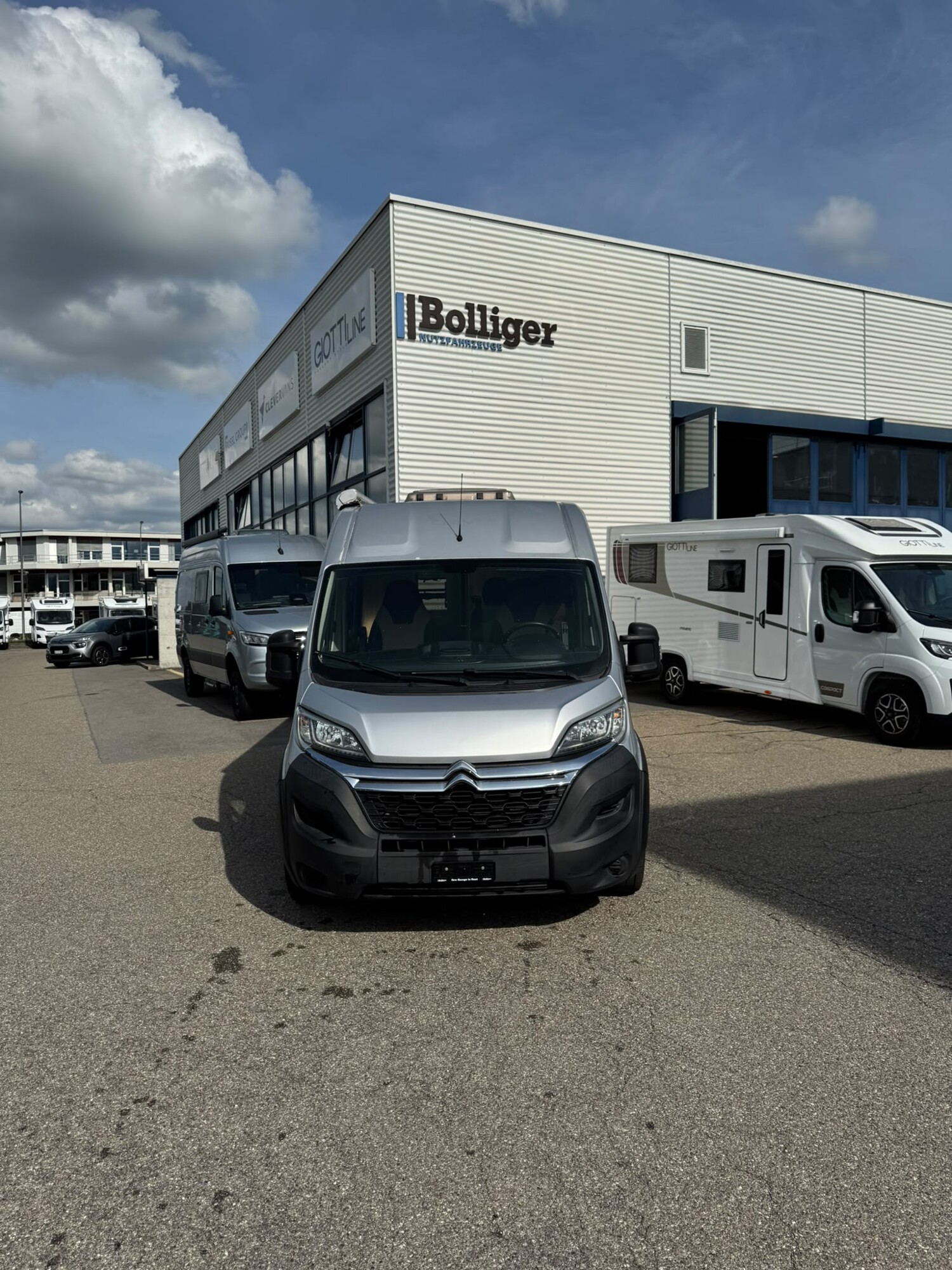 CLEVER VANS Runner 636-image-7