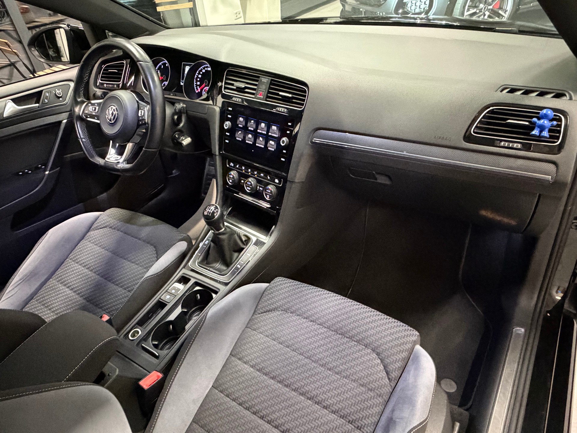 VW Golf 1.5 TSI EVO Highline-image-21
