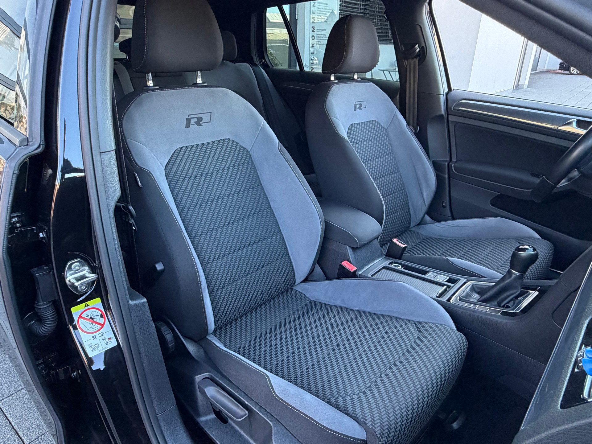 VW Golf 1.5 TSI EVO Highline-image-24