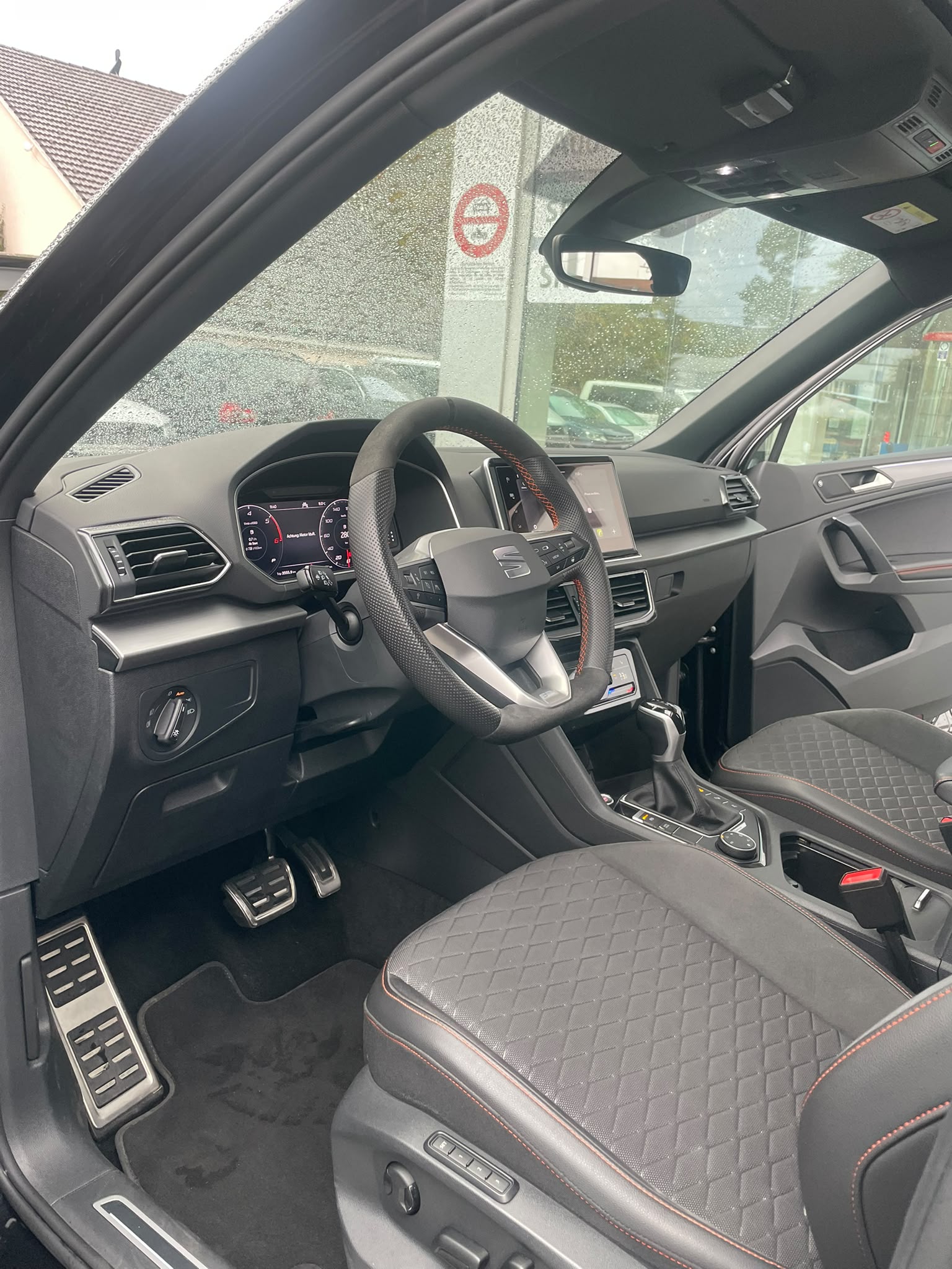 SEAT Tarraco 2.0 TDI 4Drive Hola FR DSG – Panorama – AHK – BeatsAudio – 20 Zoll-Werksgarantie-image-8