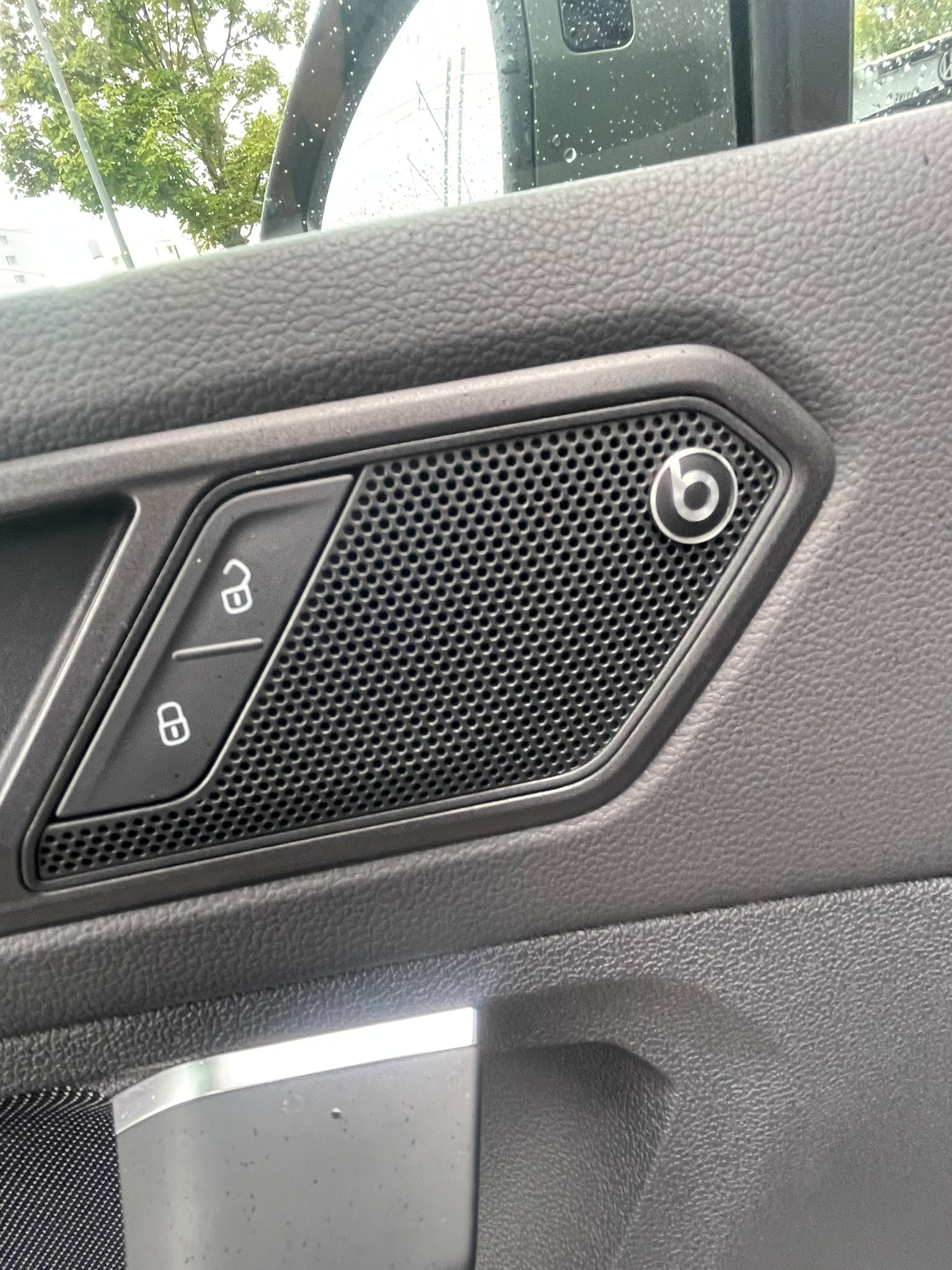 SEAT Tarraco 2.0 TDI 4Drive Hola FR DSG – Panorama – AHK – BeatsAudio – 20 Zoll-Werksgarantie-image-15