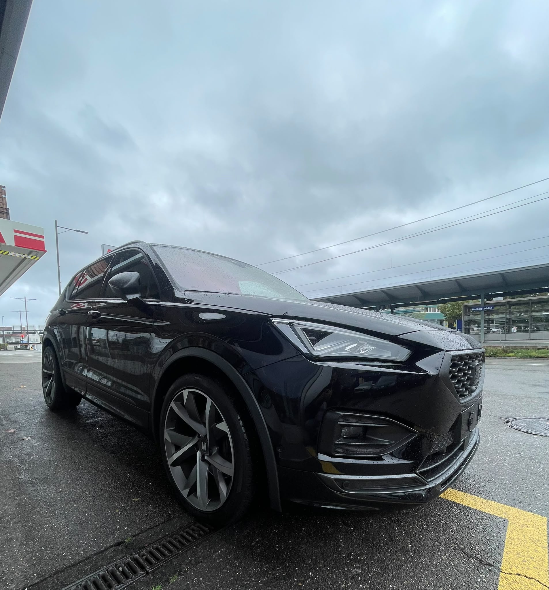 SEAT Tarraco 2.0 TDI 4Drive Hola FR DSG – Panorama – AHK – BeatsAudio – 20 Zoll-Werksgarantie-image-3