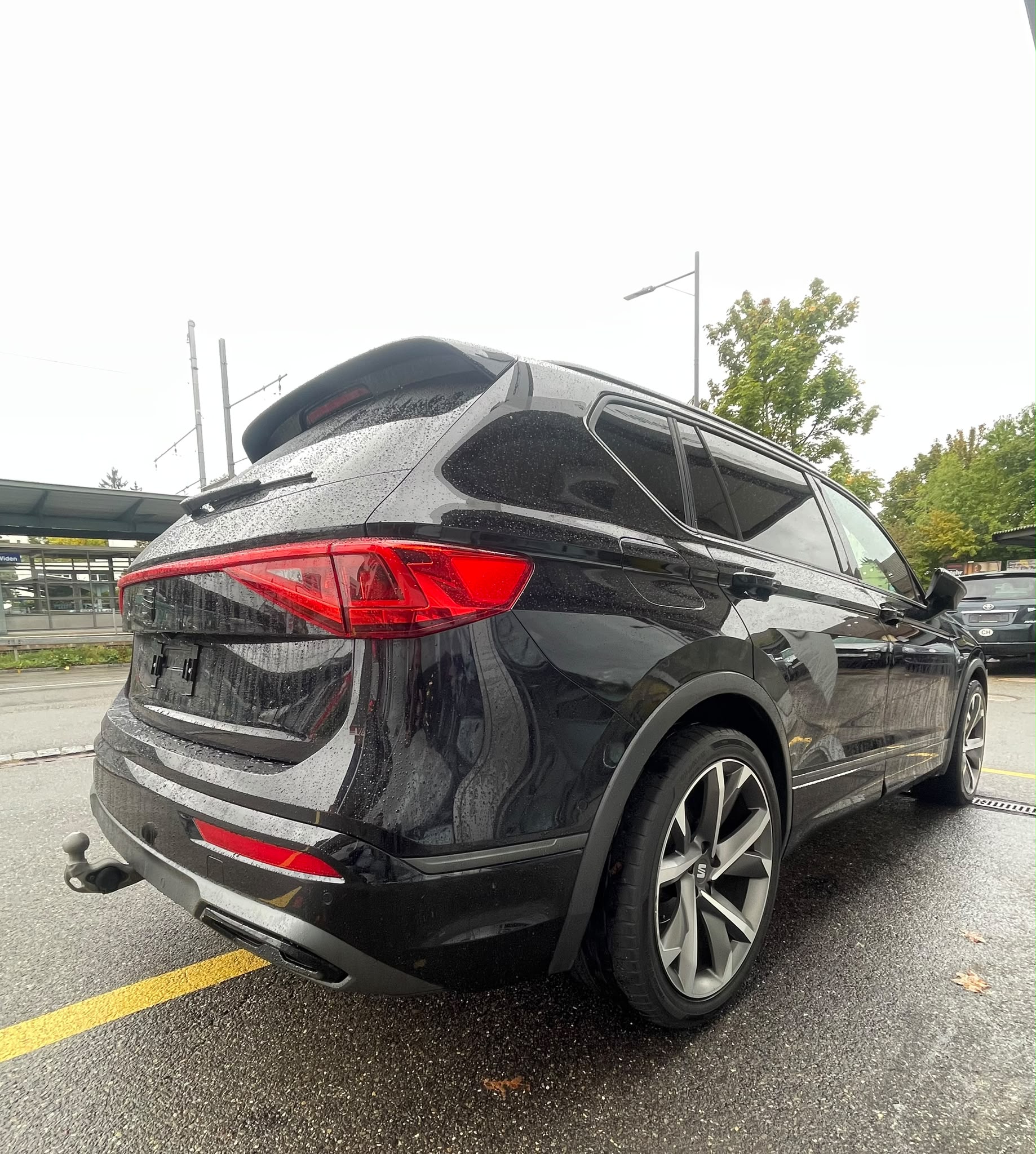 SEAT Tarraco 2.0 TDI 4Drive Hola FR DSG – Panorama – AHK – BeatsAudio – 20 Zoll-Werksgarantie-image-1