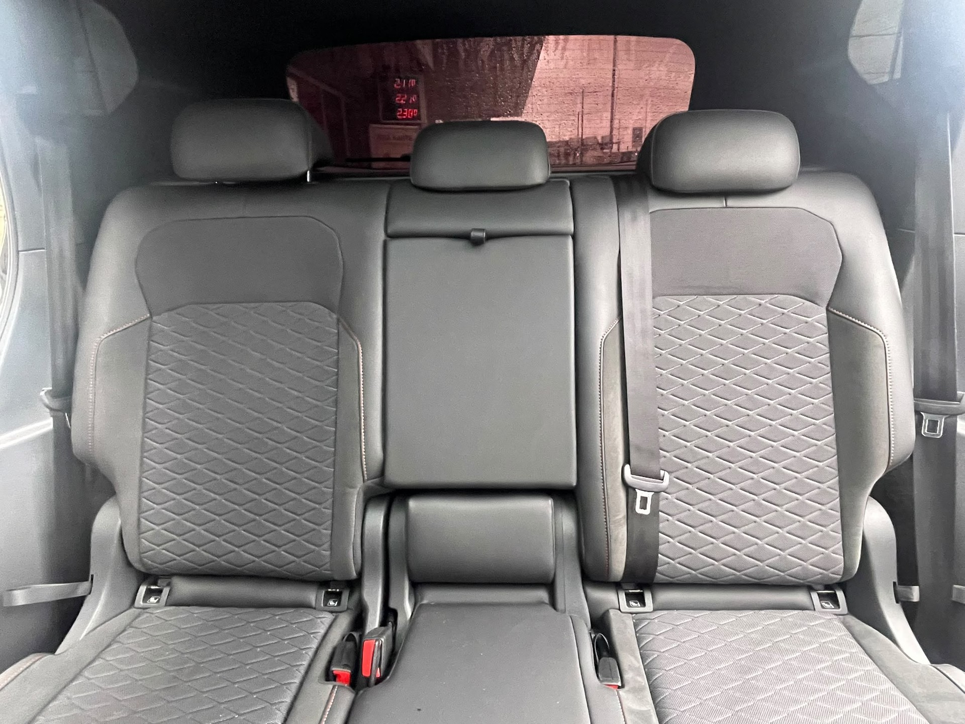 SEAT Tarraco 2.0 TDI 4Drive Hola FR DSG – Panorama – AHK – BeatsAudio – 20 Zoll-Werksgarantie-image-11