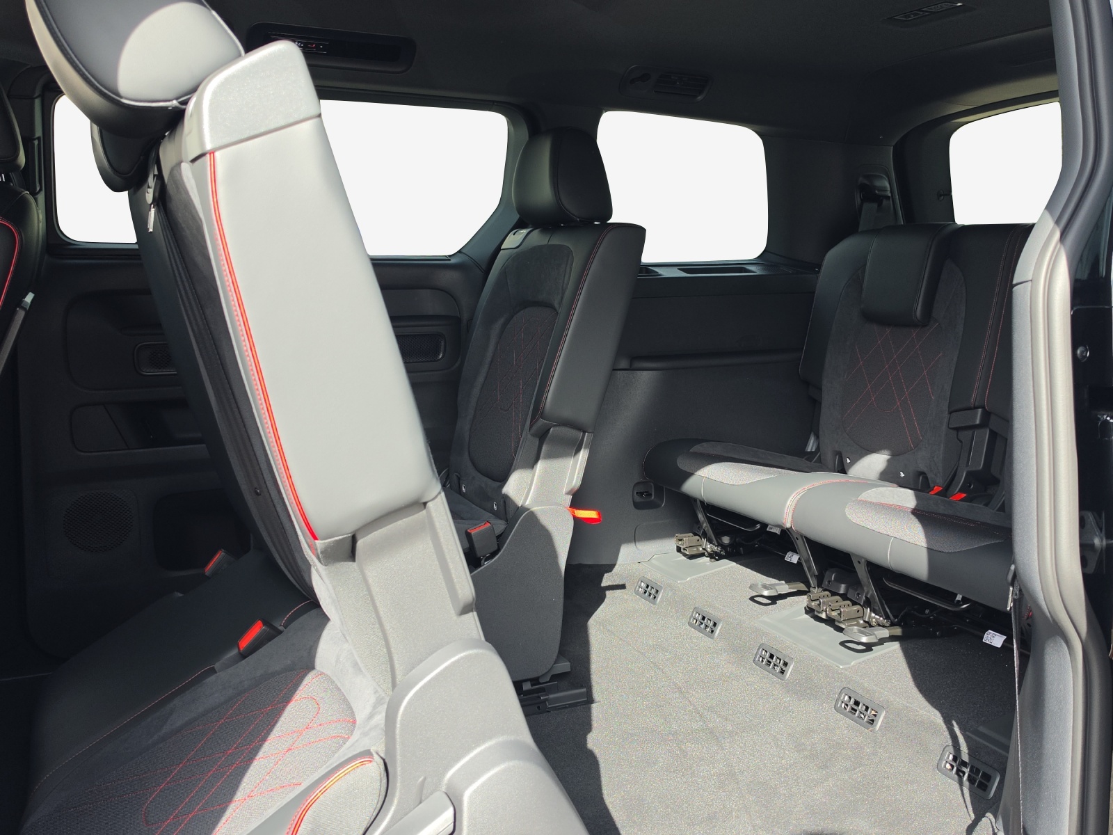 VW ID.Buzz LWB GTX 4 Motion-image-13