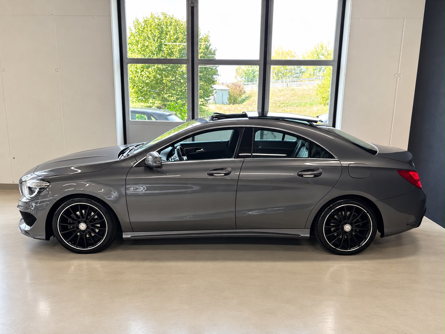 MERCEDES-BENZ CLA 180 AMG Line 7G-DCT-image-7