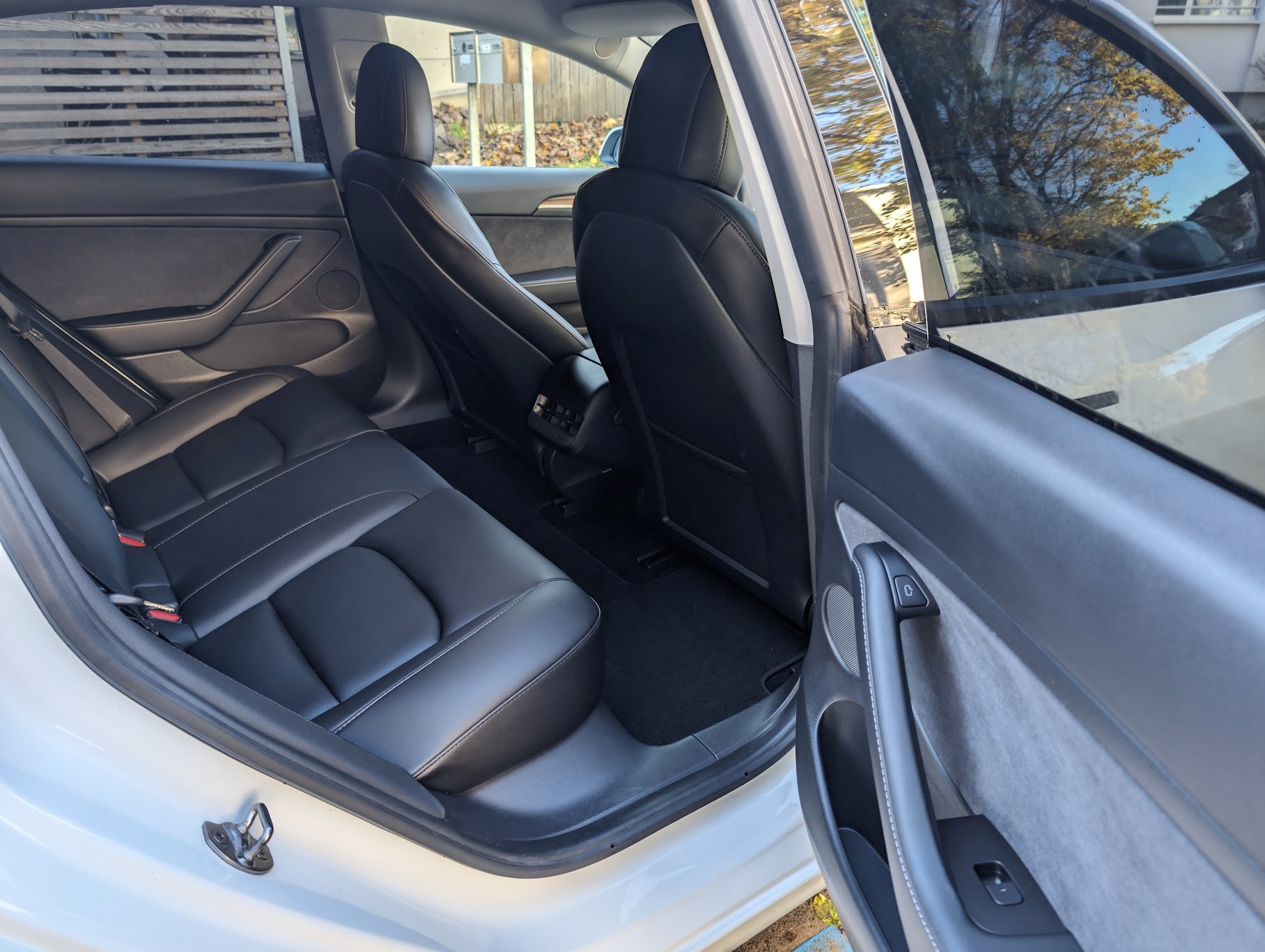 TESLA Model 3 Long Range Dual Motor AWD-image-16