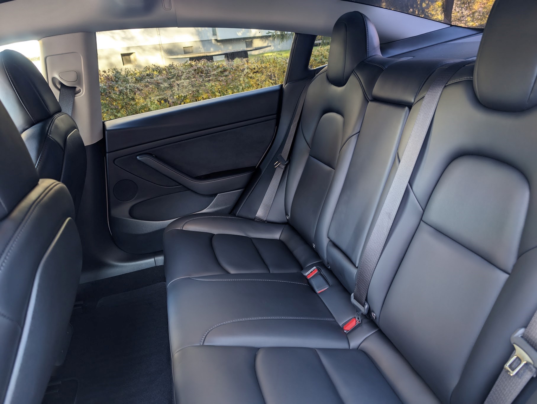 TESLA Model 3 Long Range Dual Motor AWD-image-14