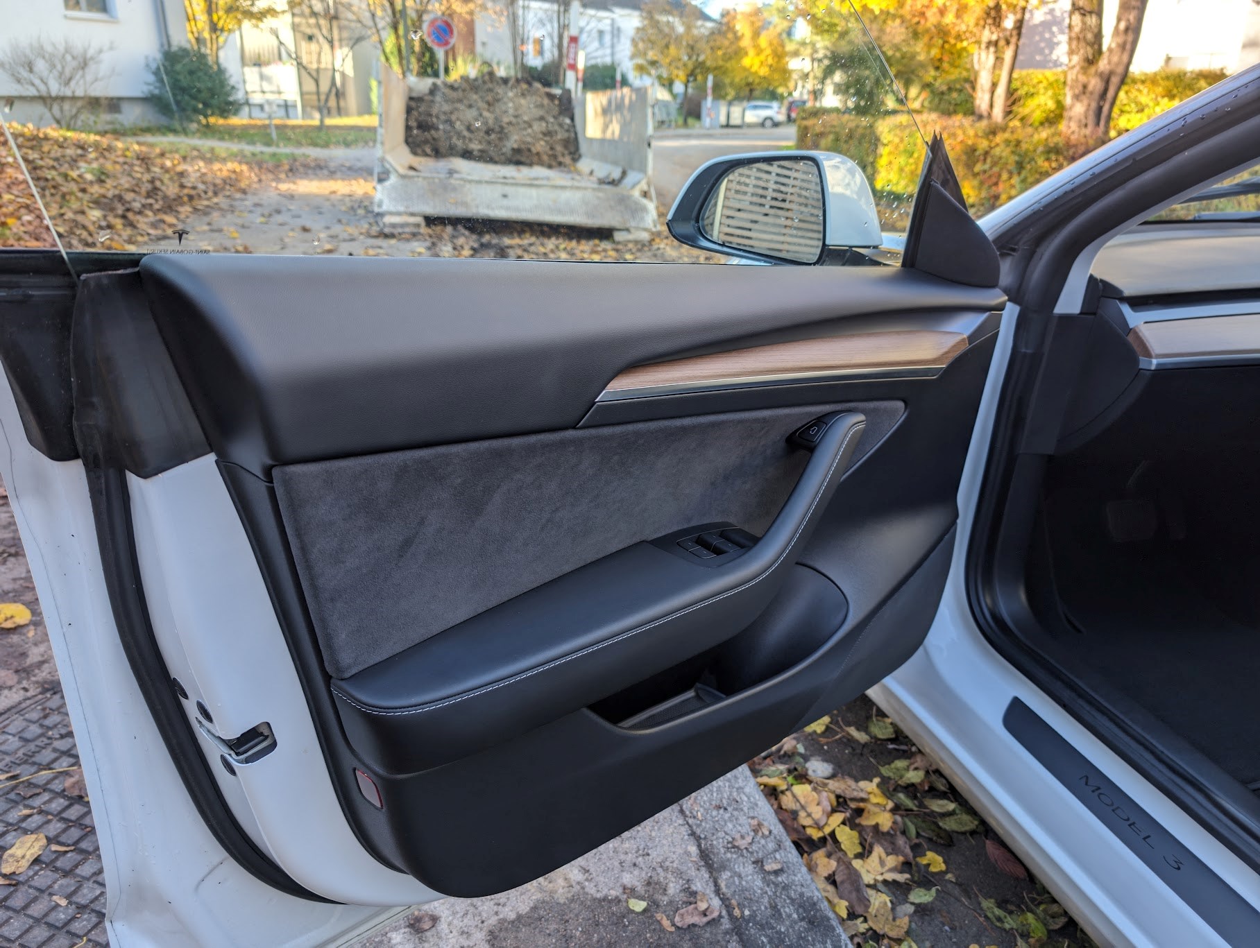 TESLA Model 3 Long Range Dual Motor AWD-image-3