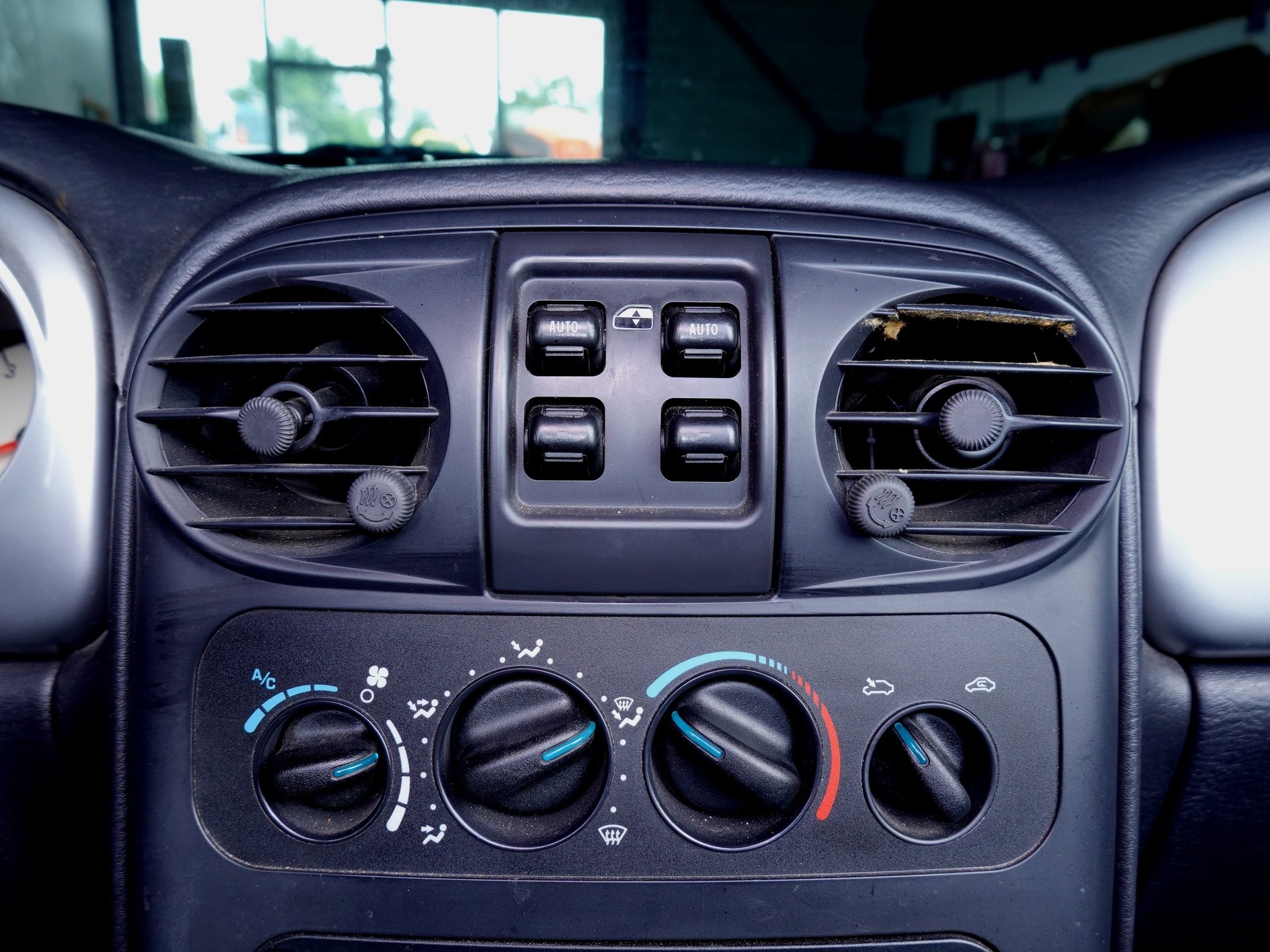 CHRYSLER PT Cruiser 2.4 Limited-image-11