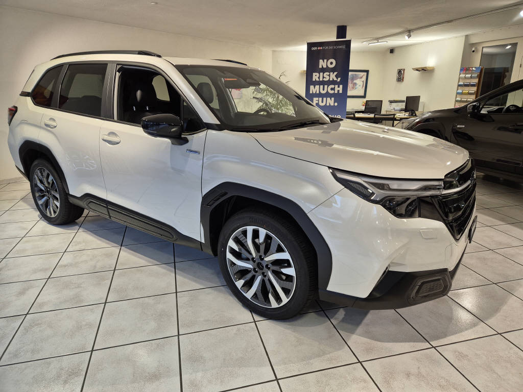 SUBARU Forester Station 2.0i e-Boxer Luxury-image-3