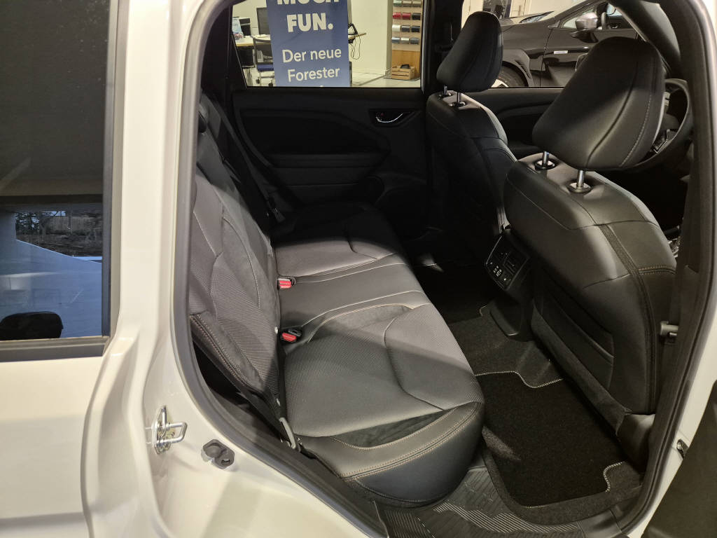 SUBARU Forester Station 2.0i e-Boxer Luxury-image-6