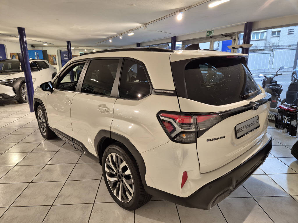 SUBARU Forester Station 2.0i e-Boxer Luxury-image-1