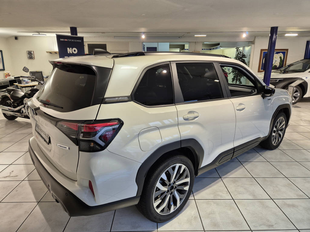 SUBARU Forester Station 2.0i e-Boxer Luxury-image-2