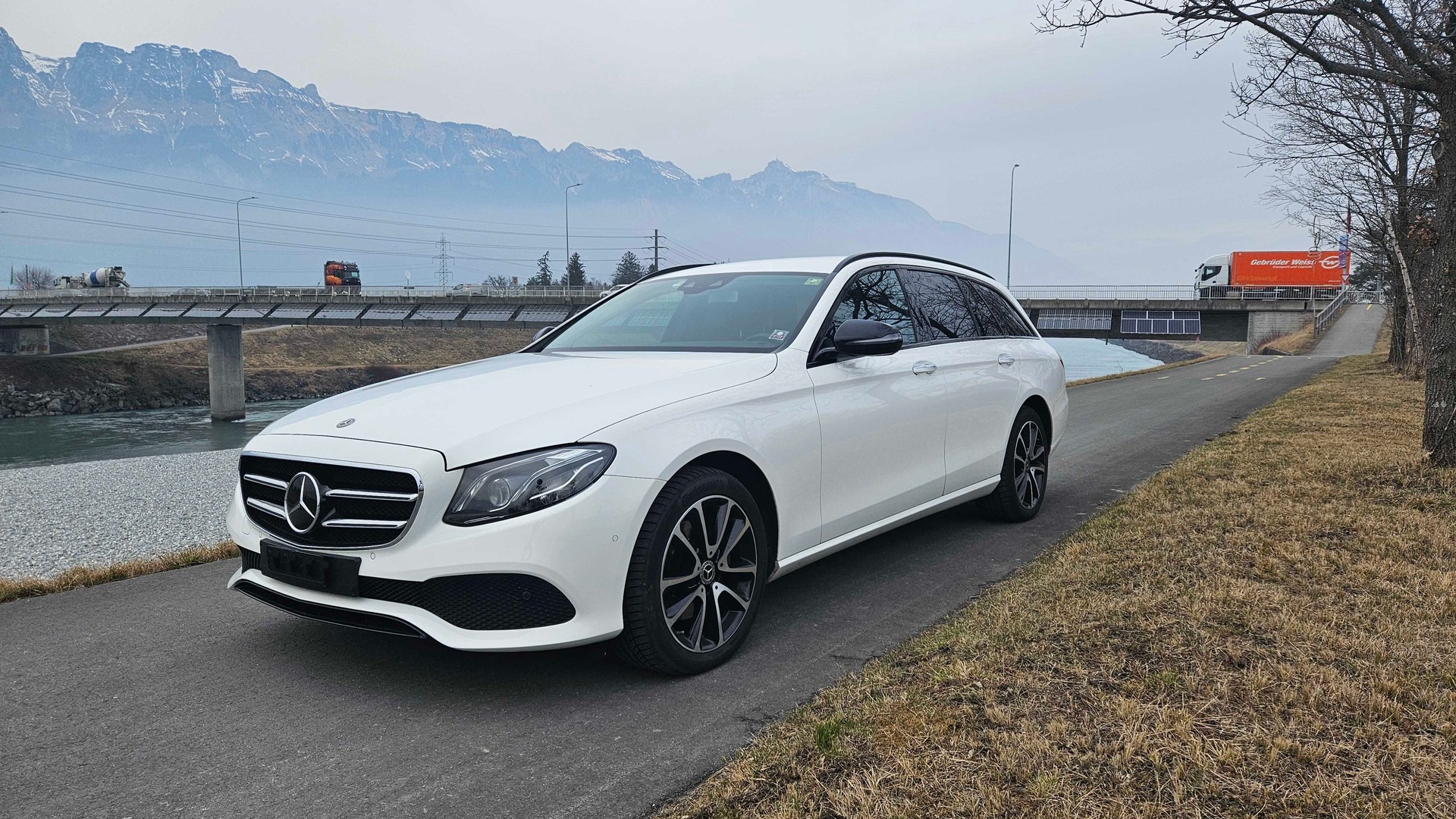 MERCEDES-BENZ E 220 d Avantgarde 9G-Tronic-image-0