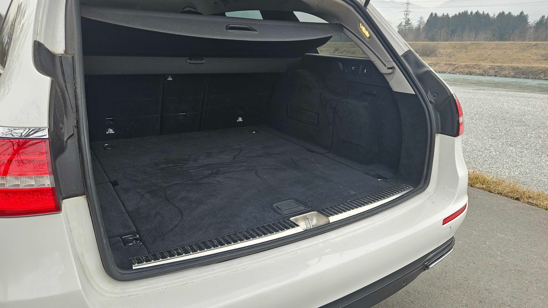 MERCEDES-BENZ E 220 d Avantgarde 9G-Tronic-image-7
