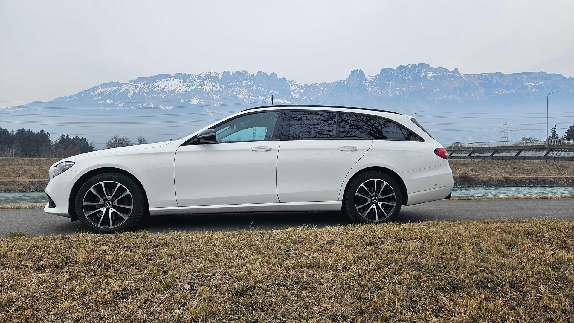 MERCEDES-BENZ E 220 d Avantgarde 9G-Tronic-image-3