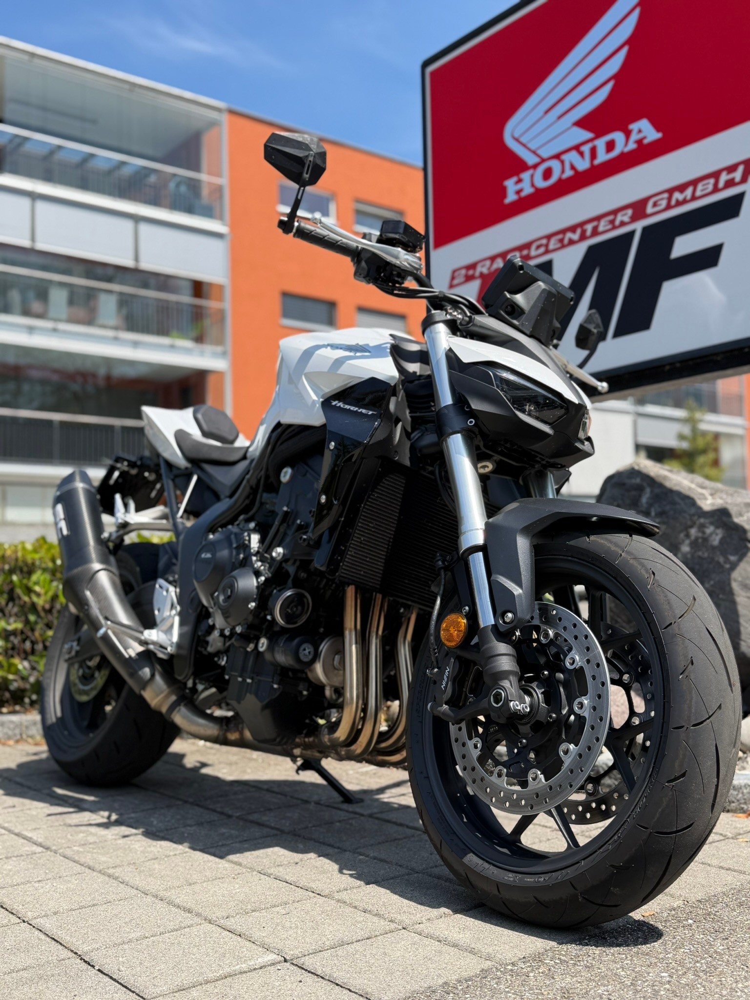 HONDA CB1000 HORNET-showroom-element-1