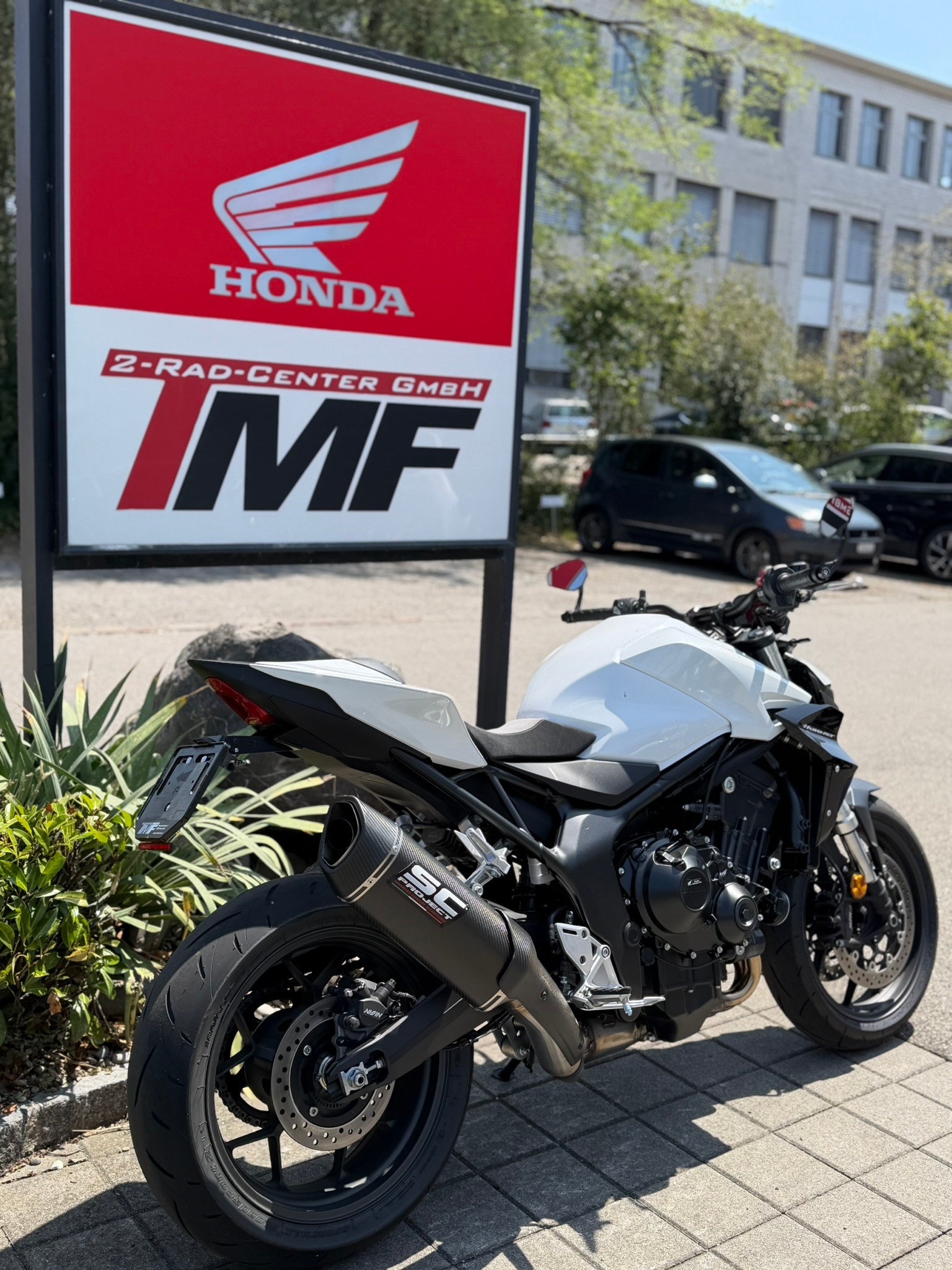 HONDA CB1000 HORNET-showroom-element-2