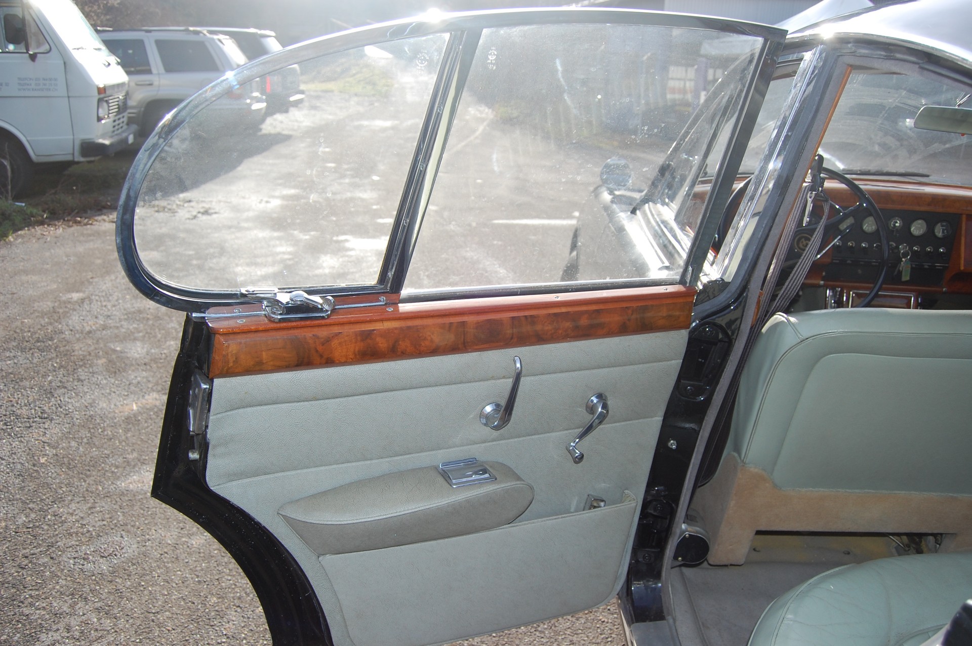 DAIMLER V8-image-4