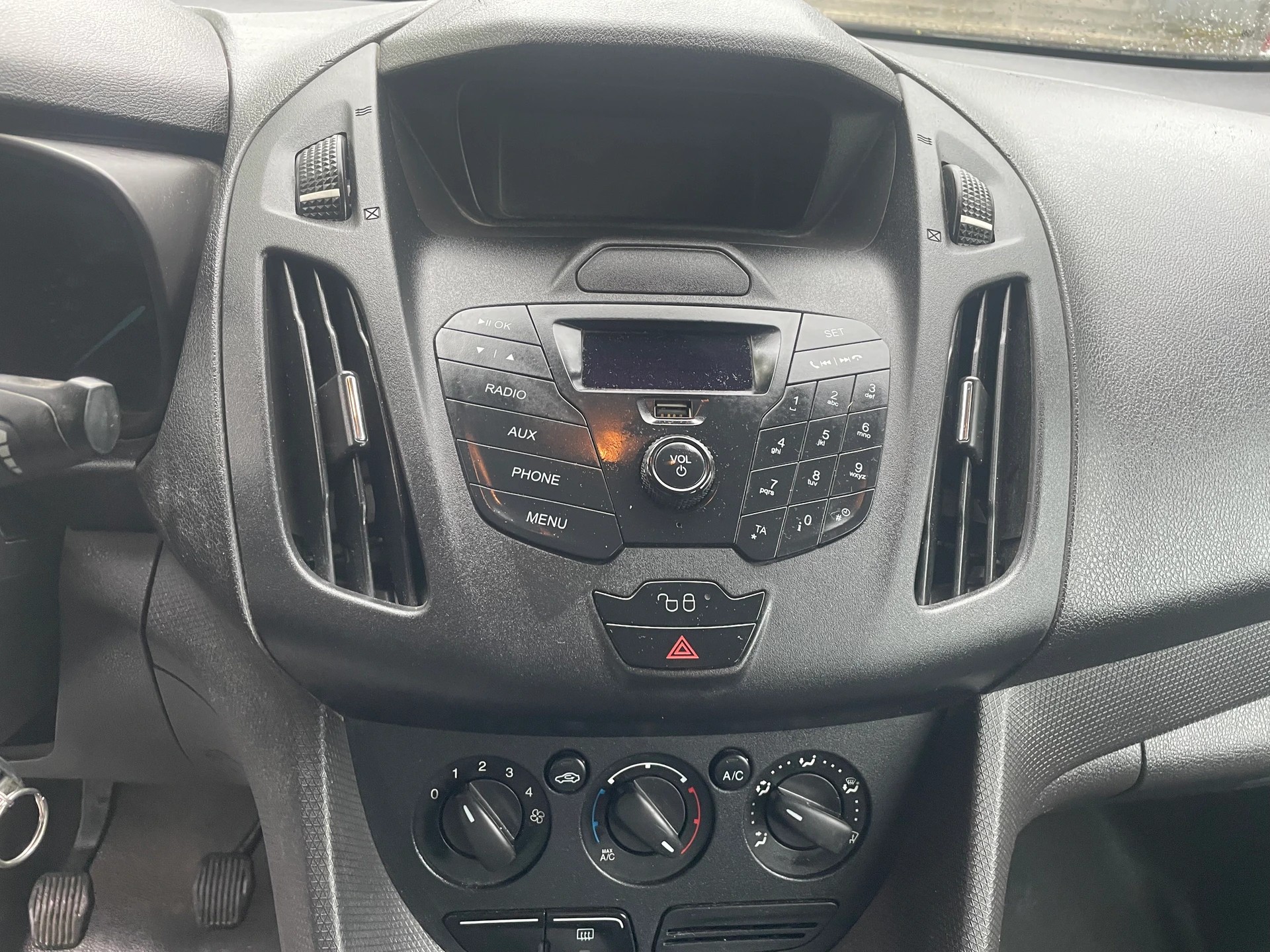 FORD Transit Connect Van T220 DCIV 1.6 TDCi Ambiente ** 05x Sitzplätze ** Klimaanlage ** Nutzlast 594Kg ** B5b-image-7