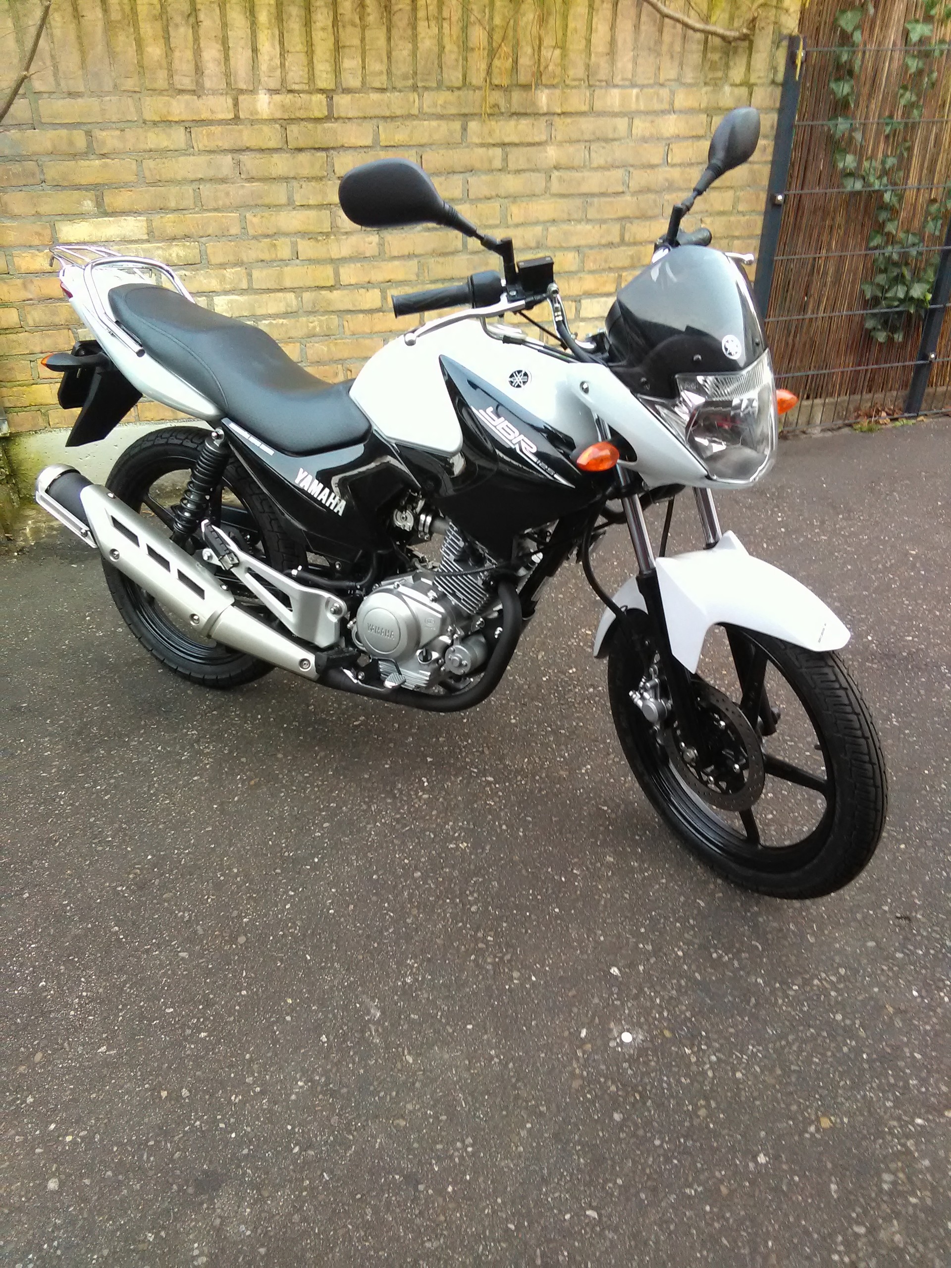 YAMAHA YBR 125