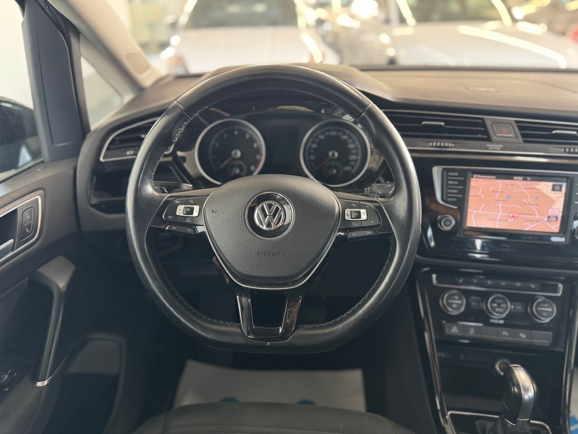VW Touran 1.4 TSI BlueMotion Technology Comfortline DSG-image-17