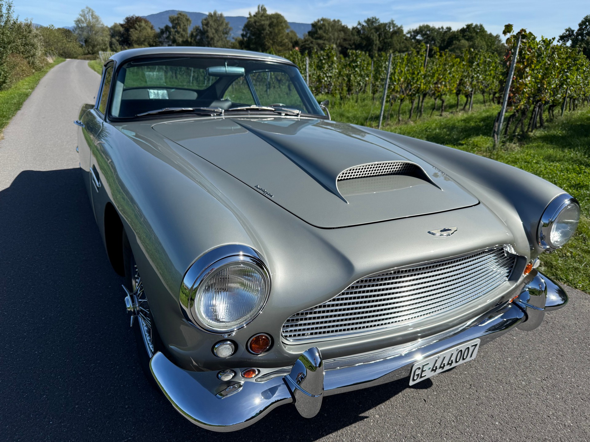 ASTON MARTIN DB4 Série 3-image-16