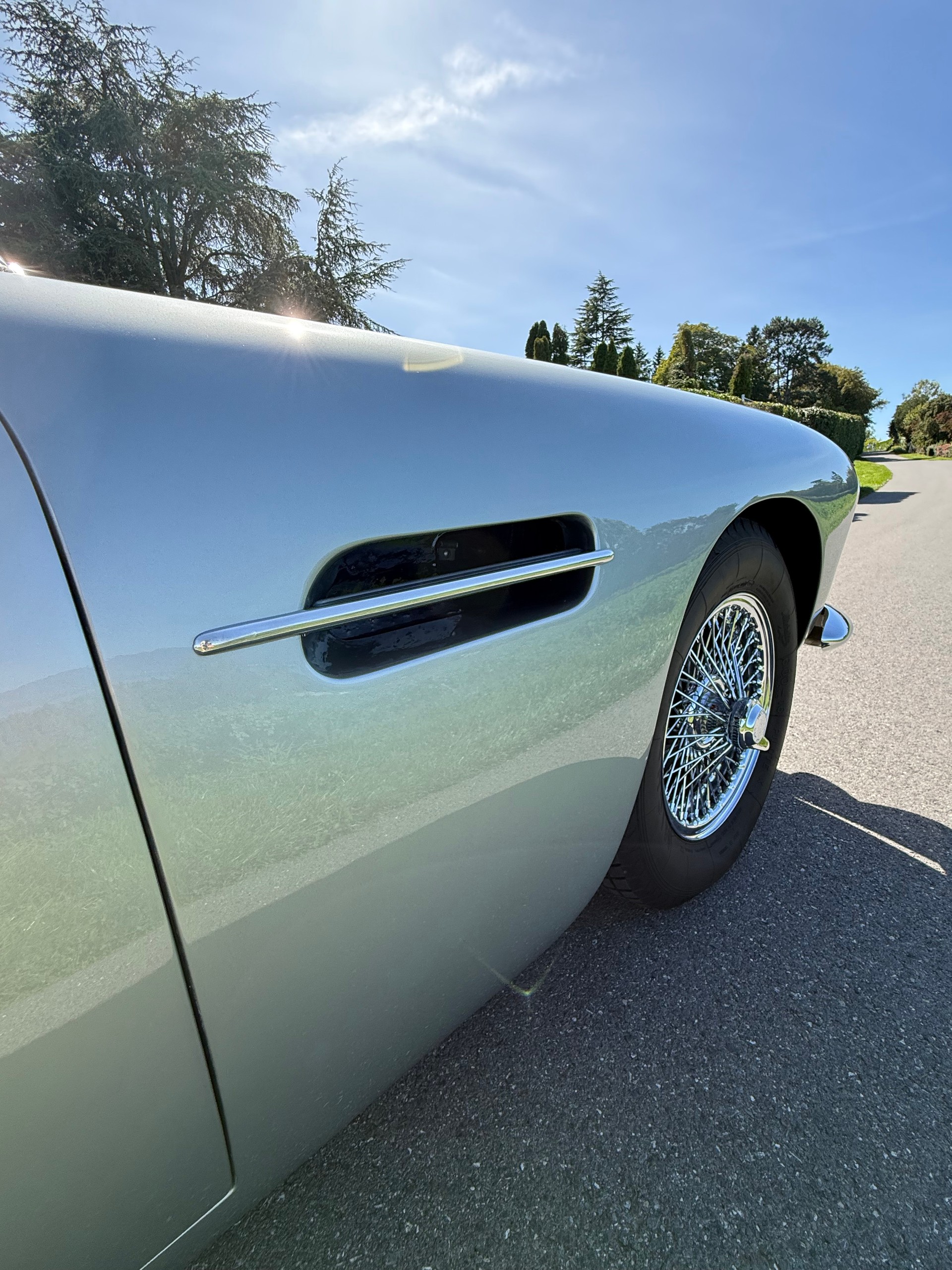 ASTON MARTIN DB4 Série 3-image-17