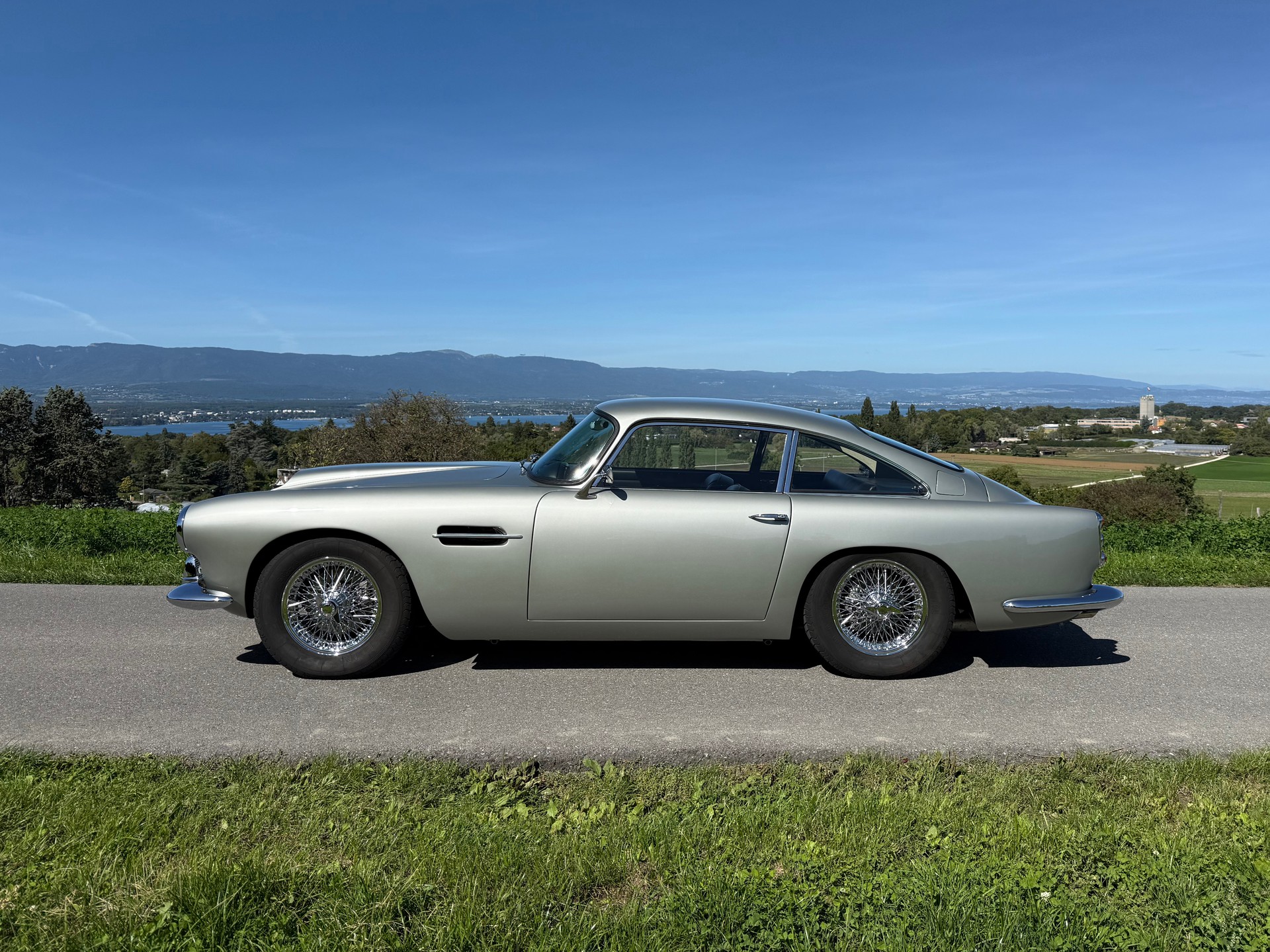 ASTON MARTIN DB4 Série 3-image-0