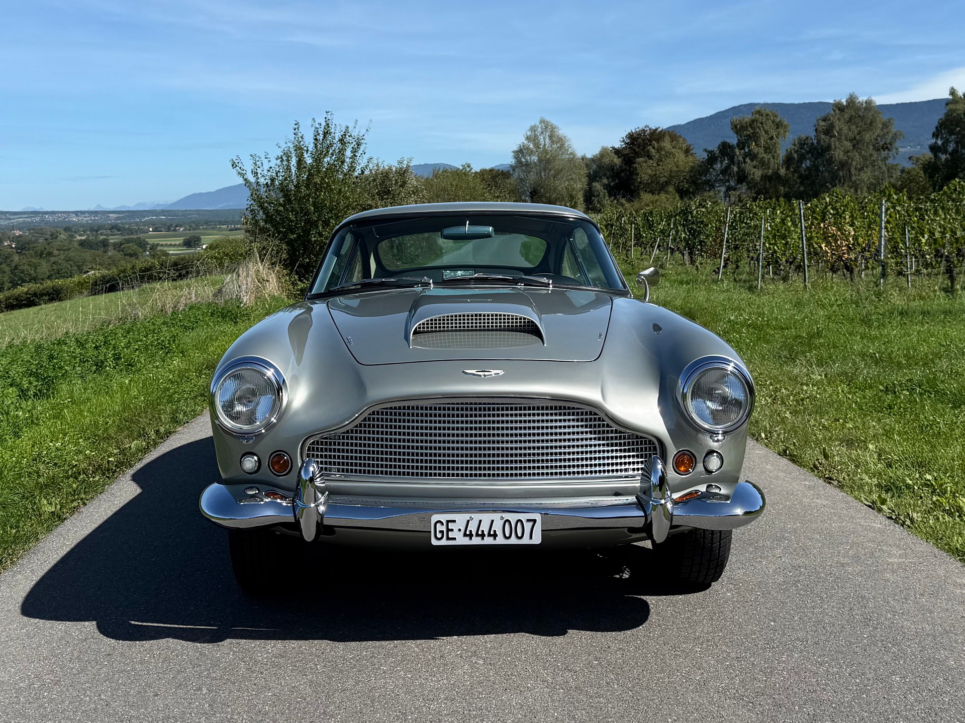 ASTON MARTIN DB4 Série 3-image-3