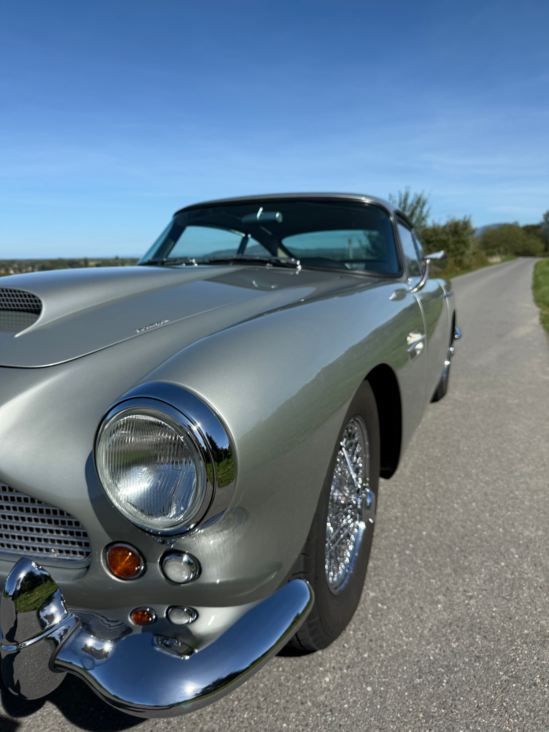 ASTON MARTIN DB4 Série 3-image-14