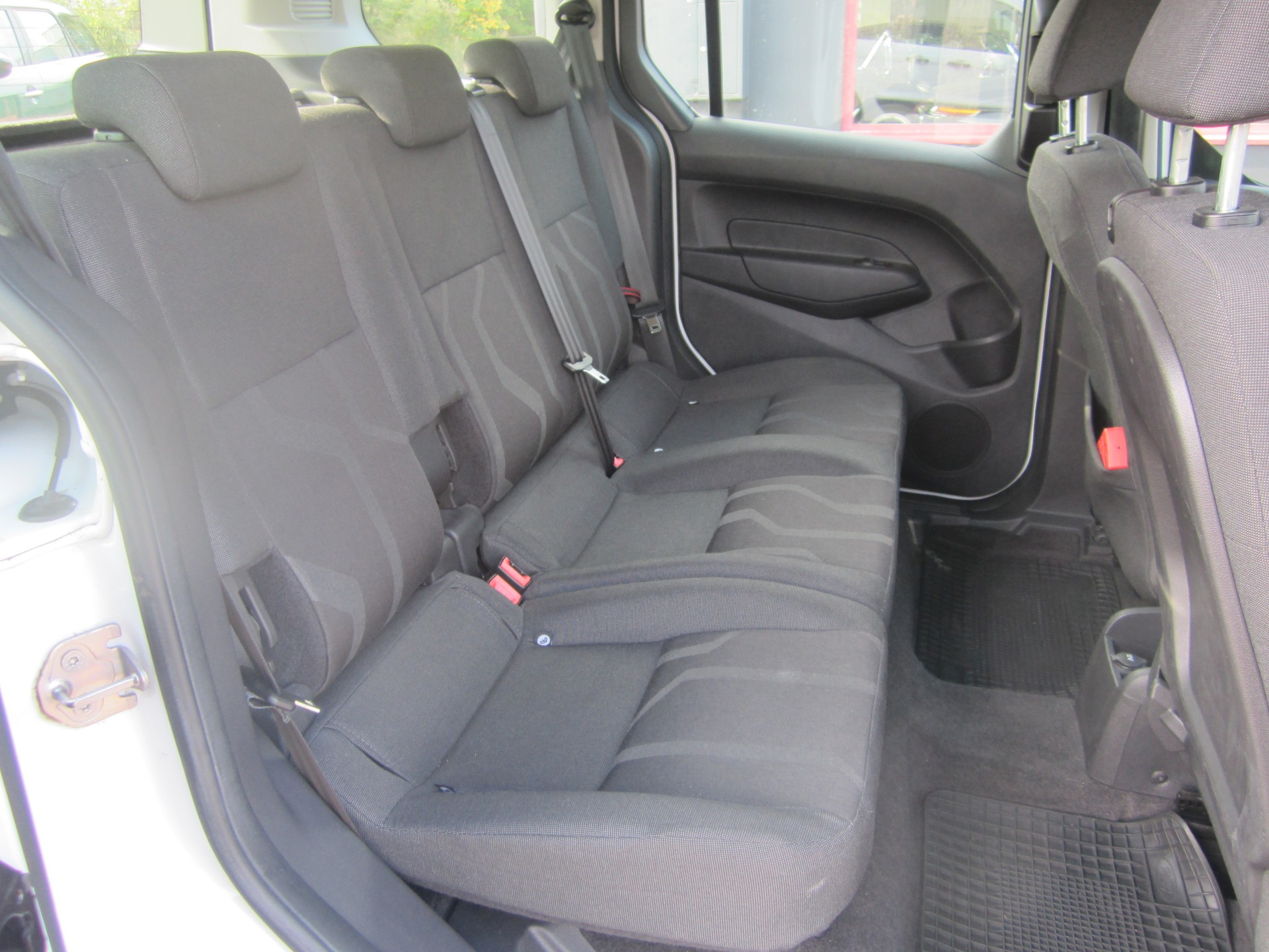 FORD Tourneo Connect 1.5 TDCi Trend-image-4