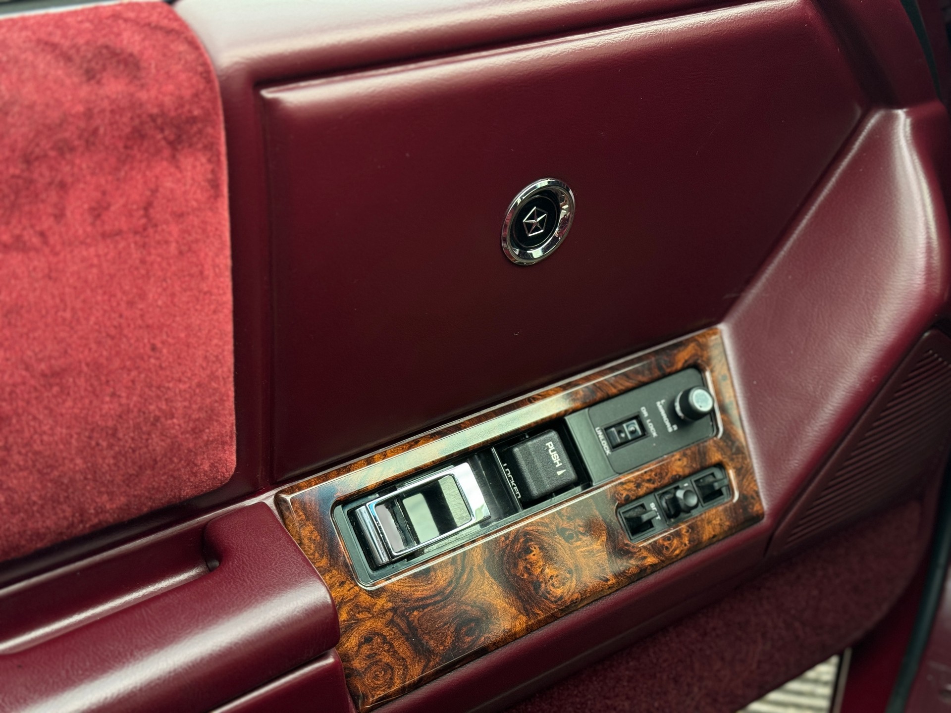 CHRYSLER Le Baron 2.5 Turbo Veteranenfahrzeug-image-10