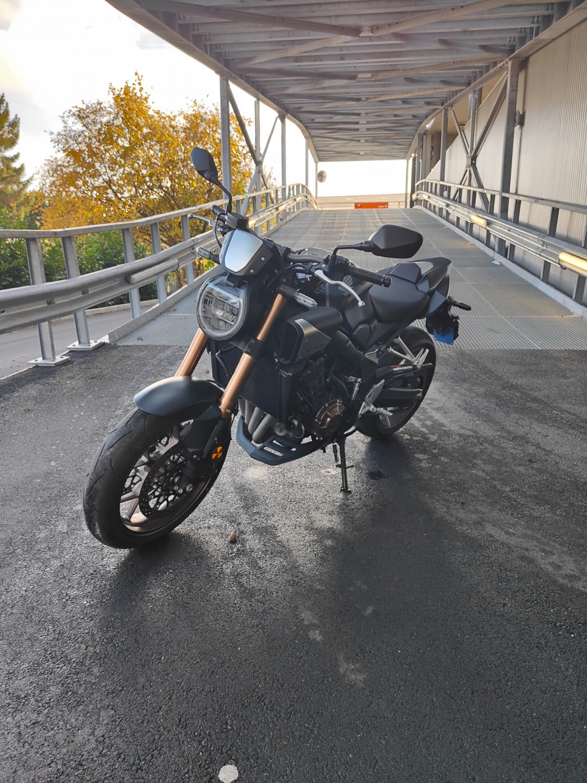 HONDA CB 650 R E-Clutch-showroom-element-2