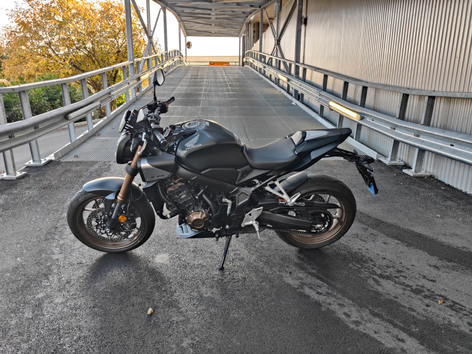 HONDA CB 650 R E-Clutch-showroom-element-1