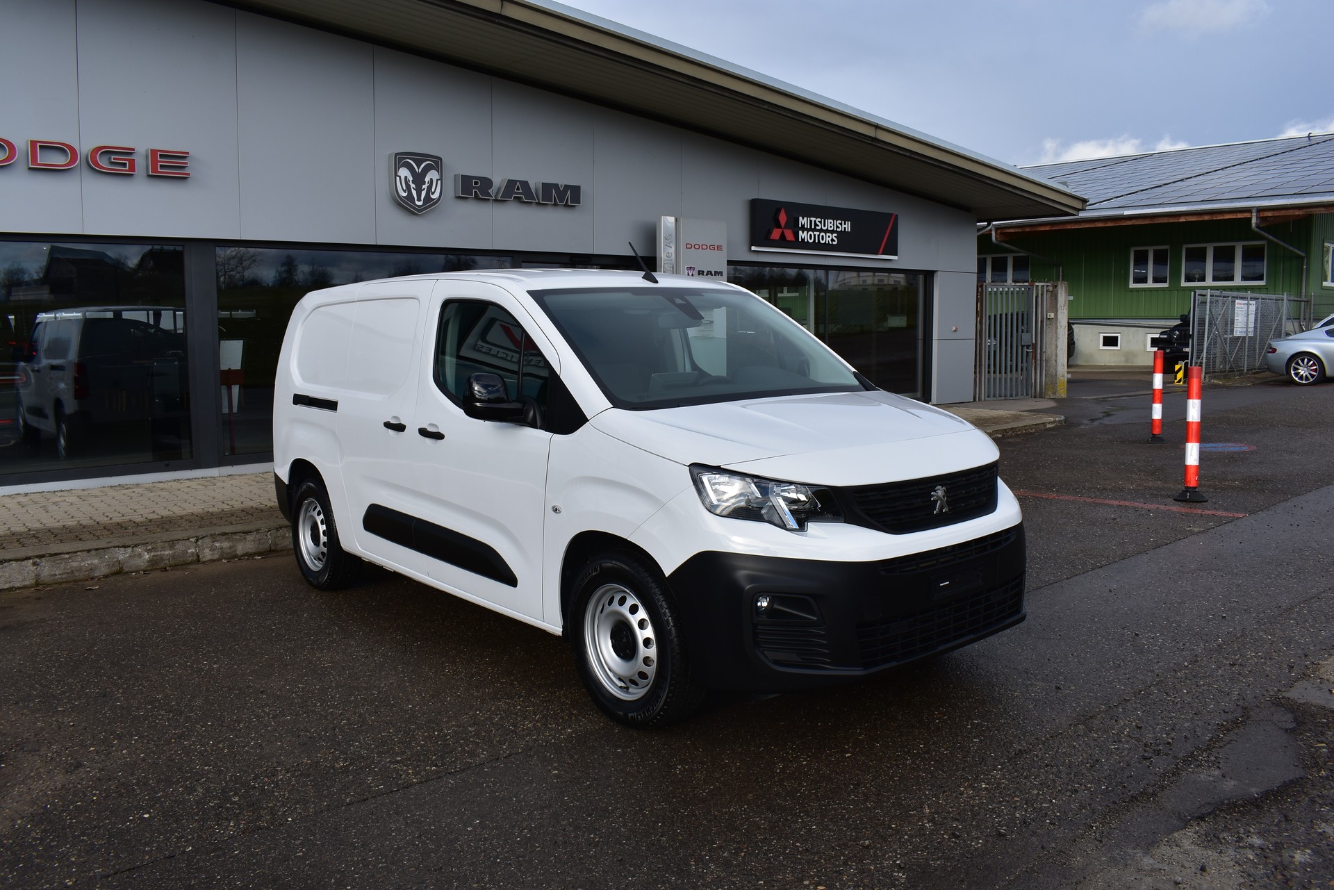 PEUGEOT e-Partner Long 50kWh Premium