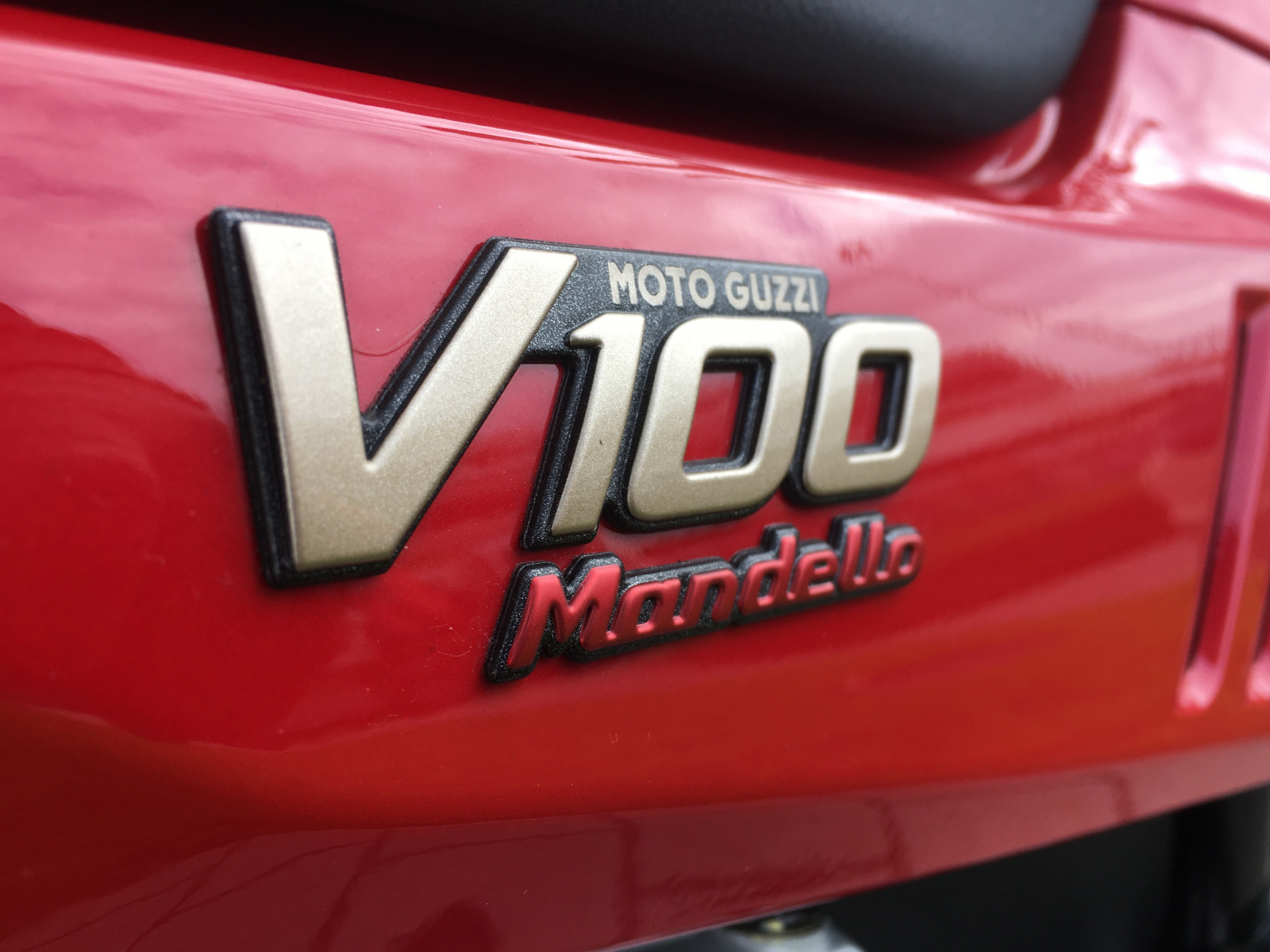 MOTO GUZZI V100 Mandello-showroom-element-3