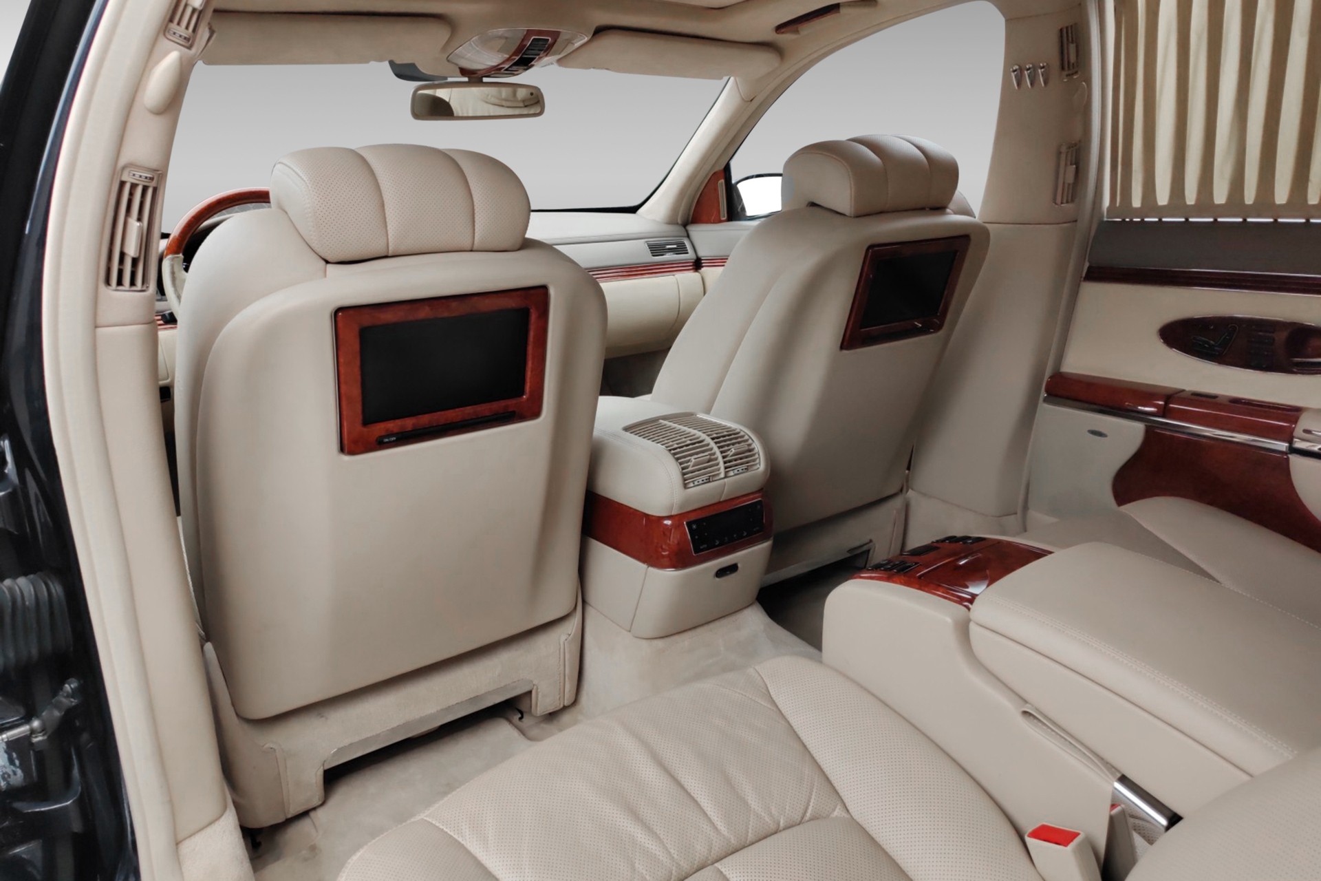 MAYBACH 57-image-12