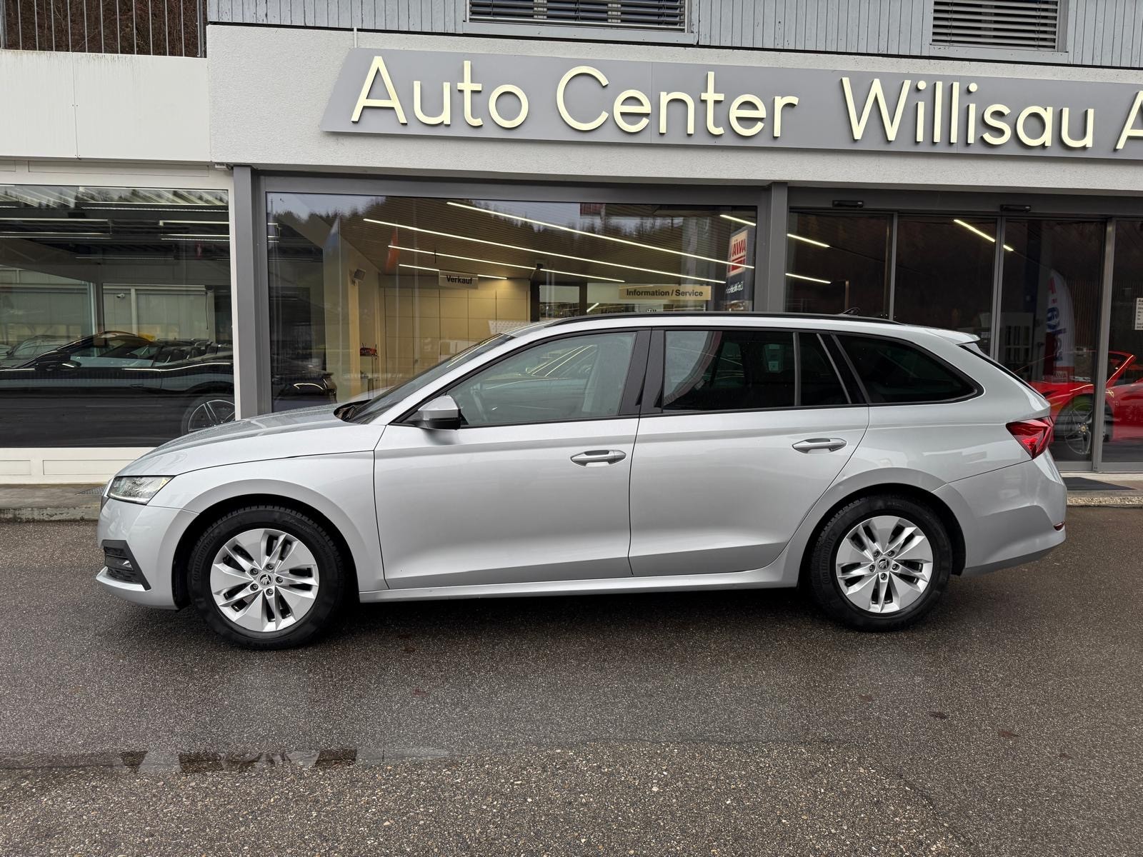 SKODA Octavia Combi 2.0 TDI DSG Ambition 4x4-image-4