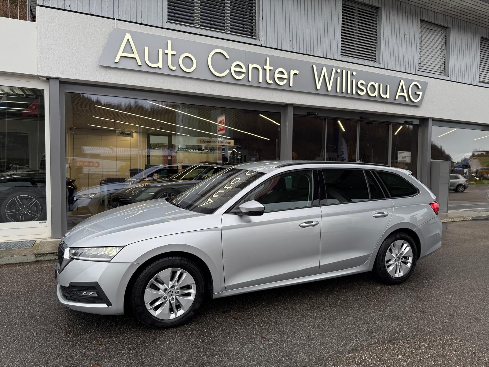 SKODA Octavia Combi 2.0 TDI DSG Ambition 4x4-image-25
