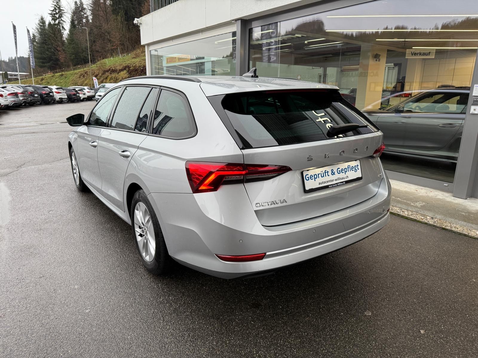 SKODA Octavia Combi 2.0 TDI DSG Ambition 4x4-image-9
