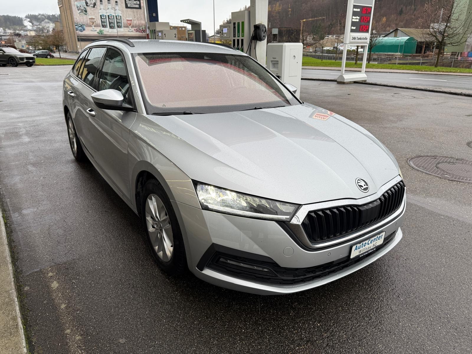 SKODA Octavia Combi 2.0 TDI DSG Ambition 4x4-image-7