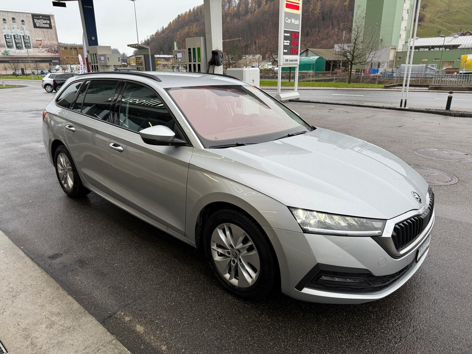 SKODA Octavia Combi 2.0 TDI DSG Ambition 4x4-image-6